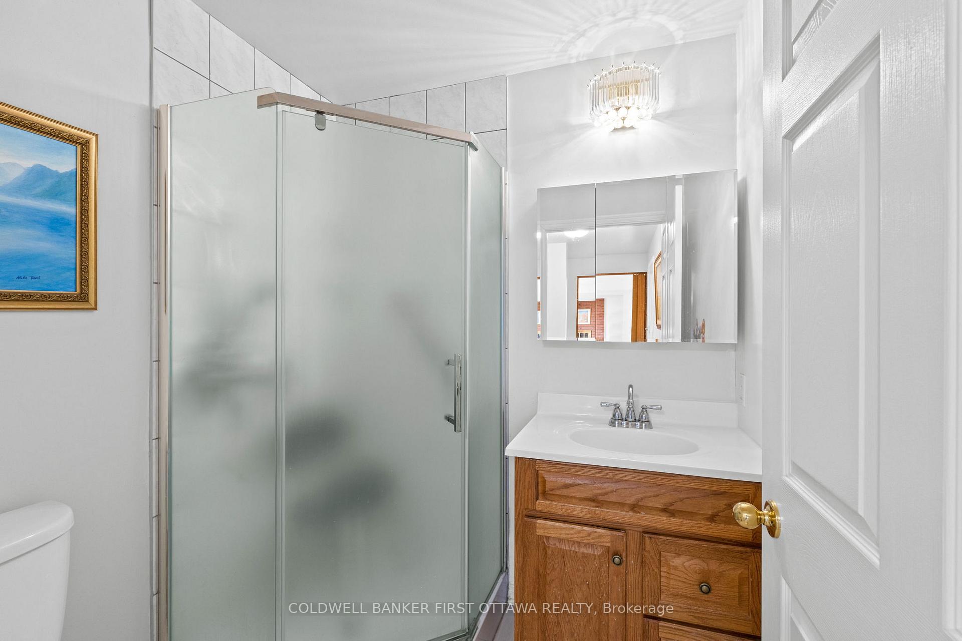Photo 24 of 16 Denewood Crescent, Ottawa, Pineglen/Country Place — HOMEH