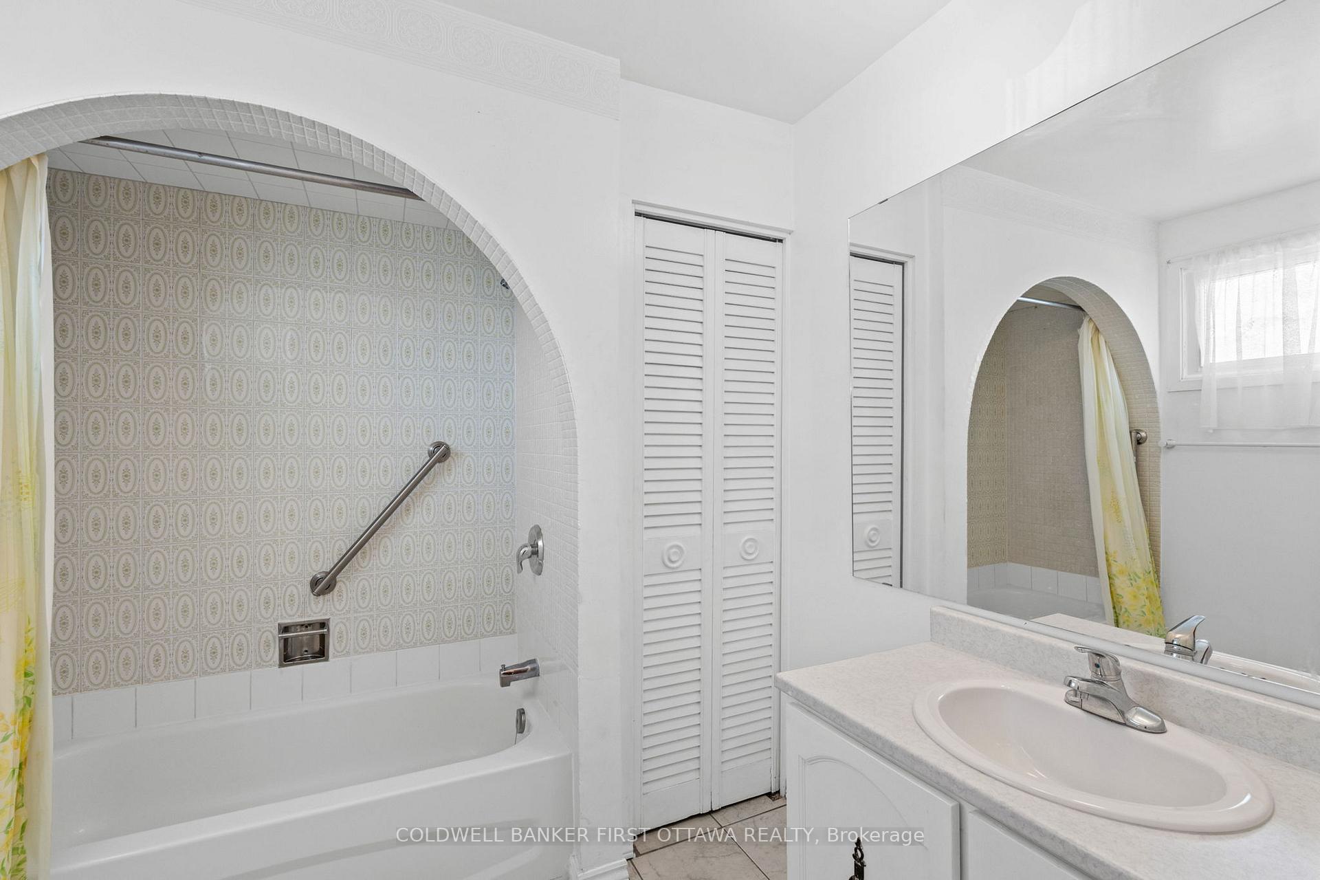 Photo 41 of 16 Denewood Crescent, Ottawa, Pineglen/Country Place — HOMEH