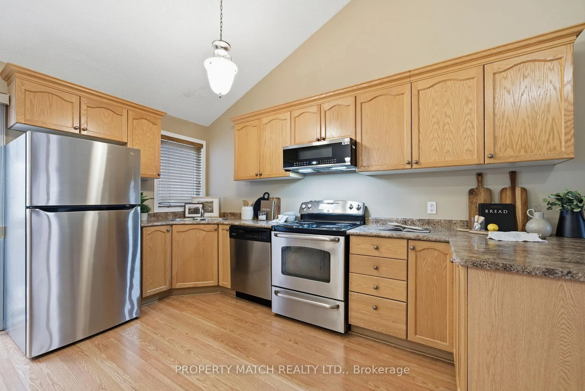 Photo 9 of 680 Ormond Drive, Oshawa, Samac — HOMEH