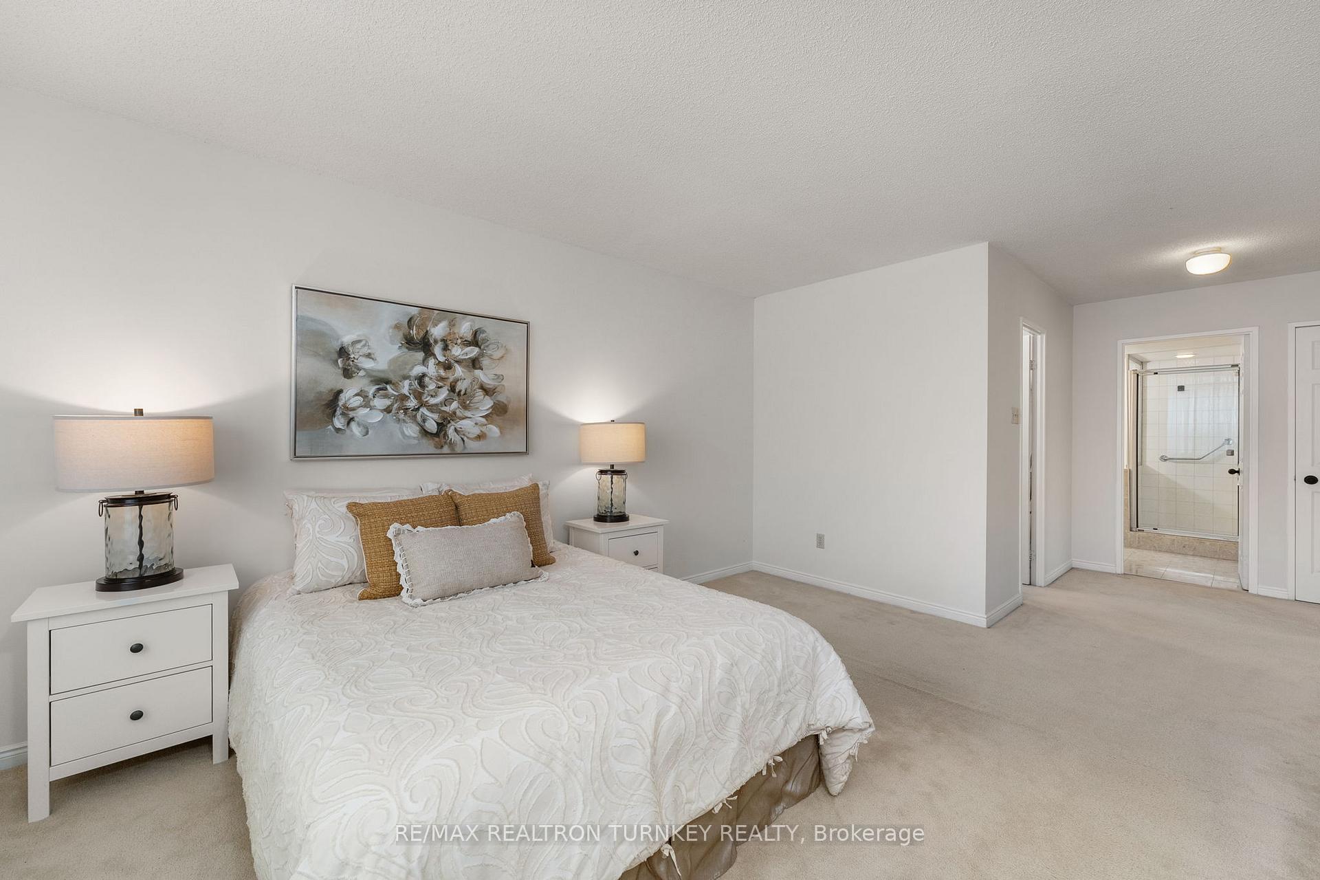 Photo 15 of Unit 114, 14924 Yonge Street, Aurora, Aurora Highlands — HOMEH