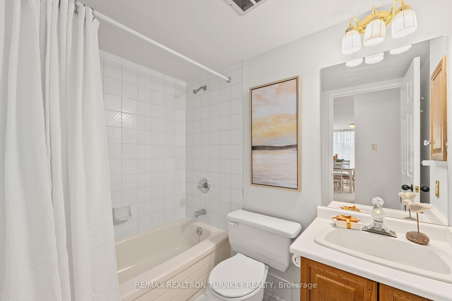Photo 22 of Unit 114, 14924 Yonge Street, Aurora, Aurora Highlands — HOMEH