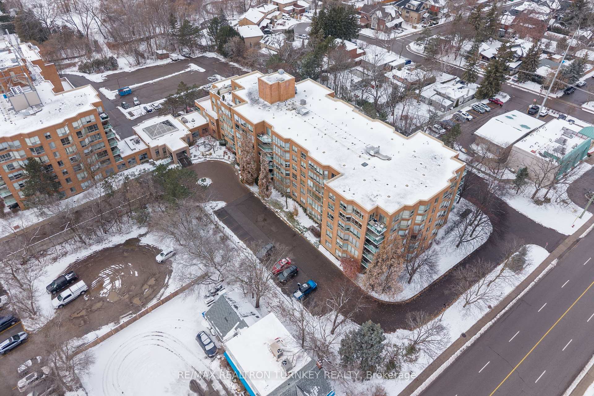 Photo 39 of Unit 114, 14924 Yonge Street, Aurora, Aurora Highlands — HOMEH
