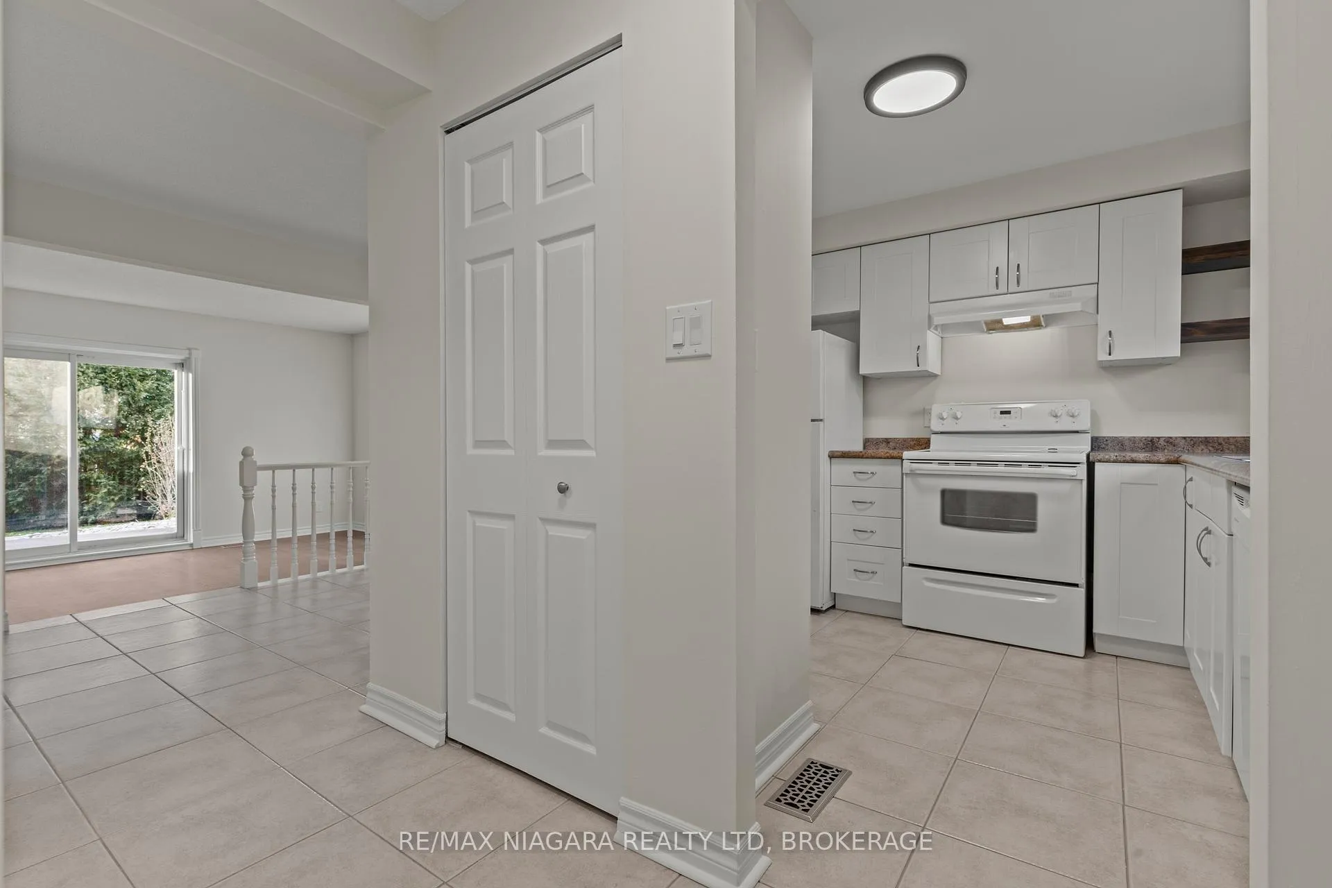 Photo 6 of Unit 35, 151 Linwell Road, St. Catharines, Lakeport — HOMEH
