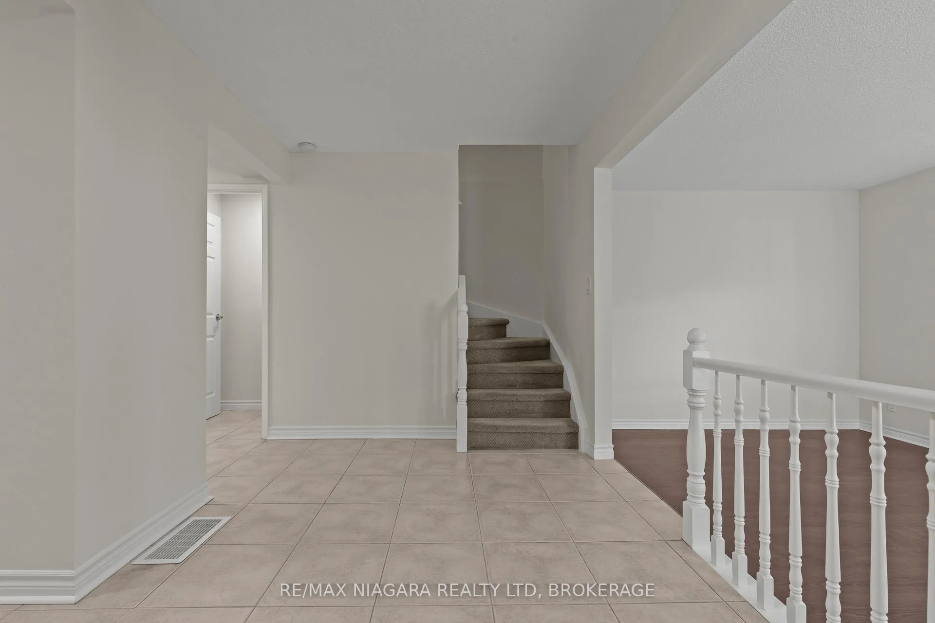 Photo 7 of Unit 35, 151 Linwell Road, St. Catharines, Lakeport — HOMEH