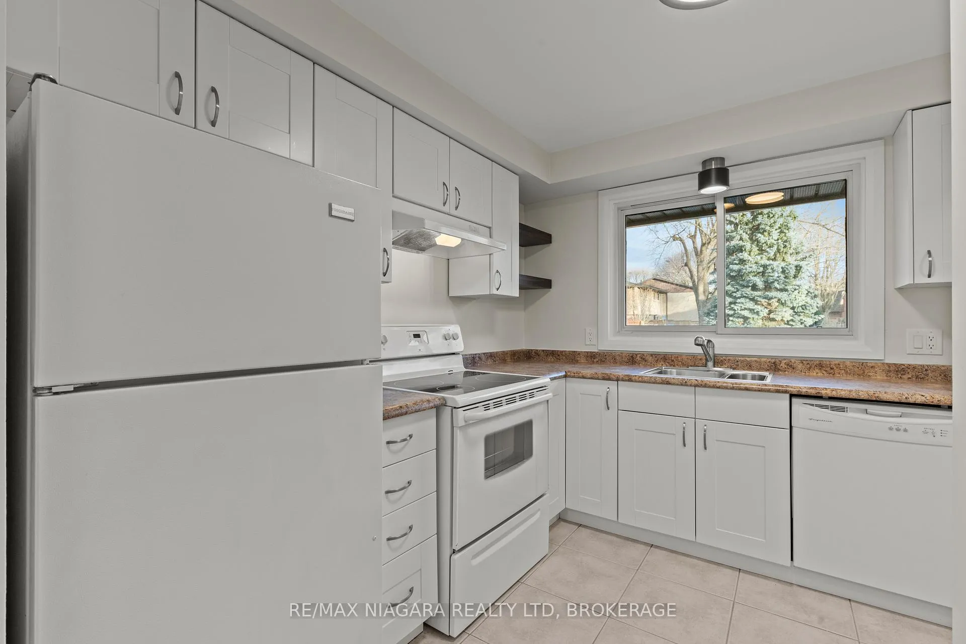 Photo 17 of Unit 35, 151 Linwell Road, St. Catharines, Lakeport — HOMEH