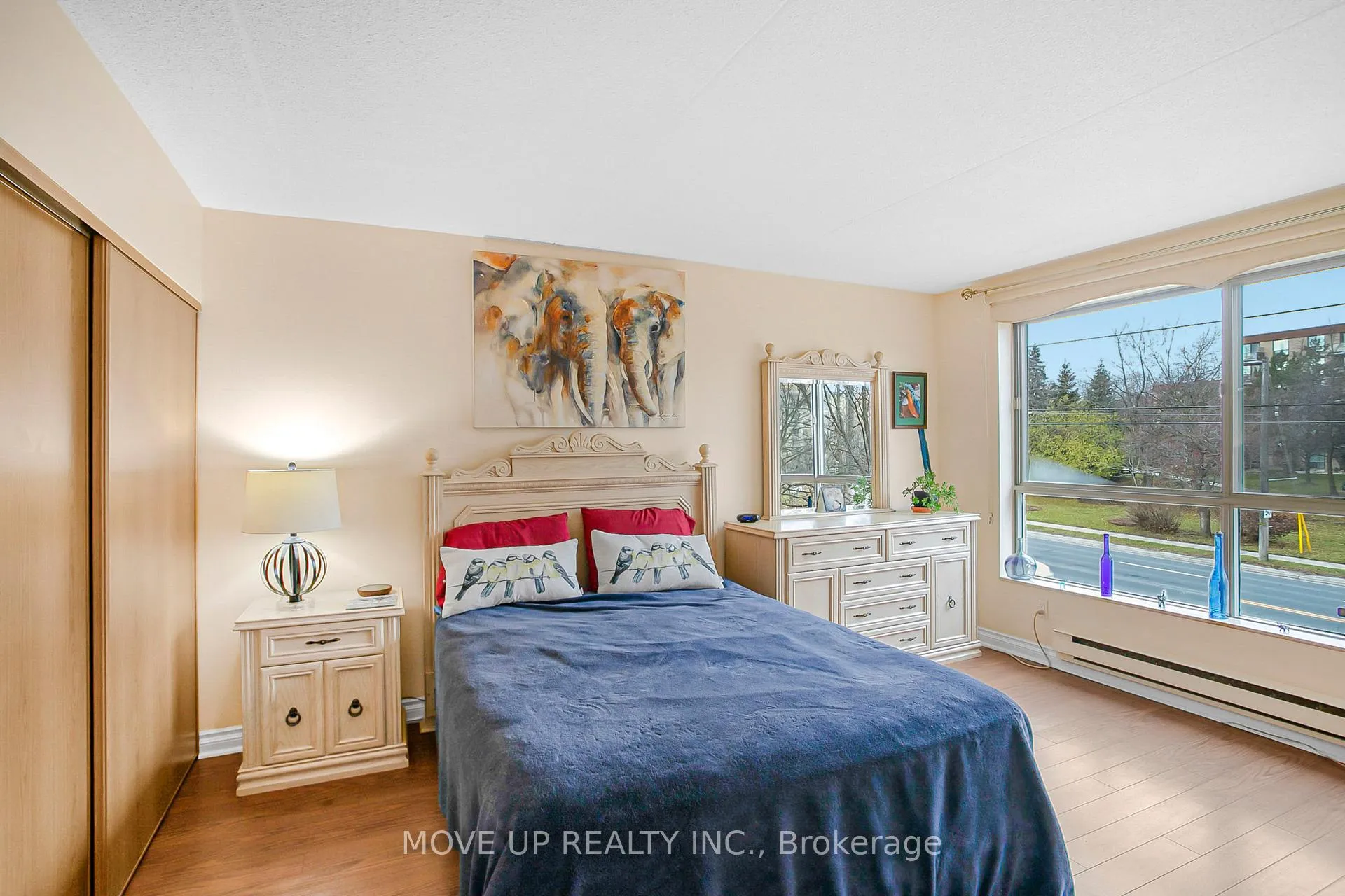Photo 12 of Unit 203, 249 Major Mackenzie Drive E, Richmond Hill, Harding — HOMEH