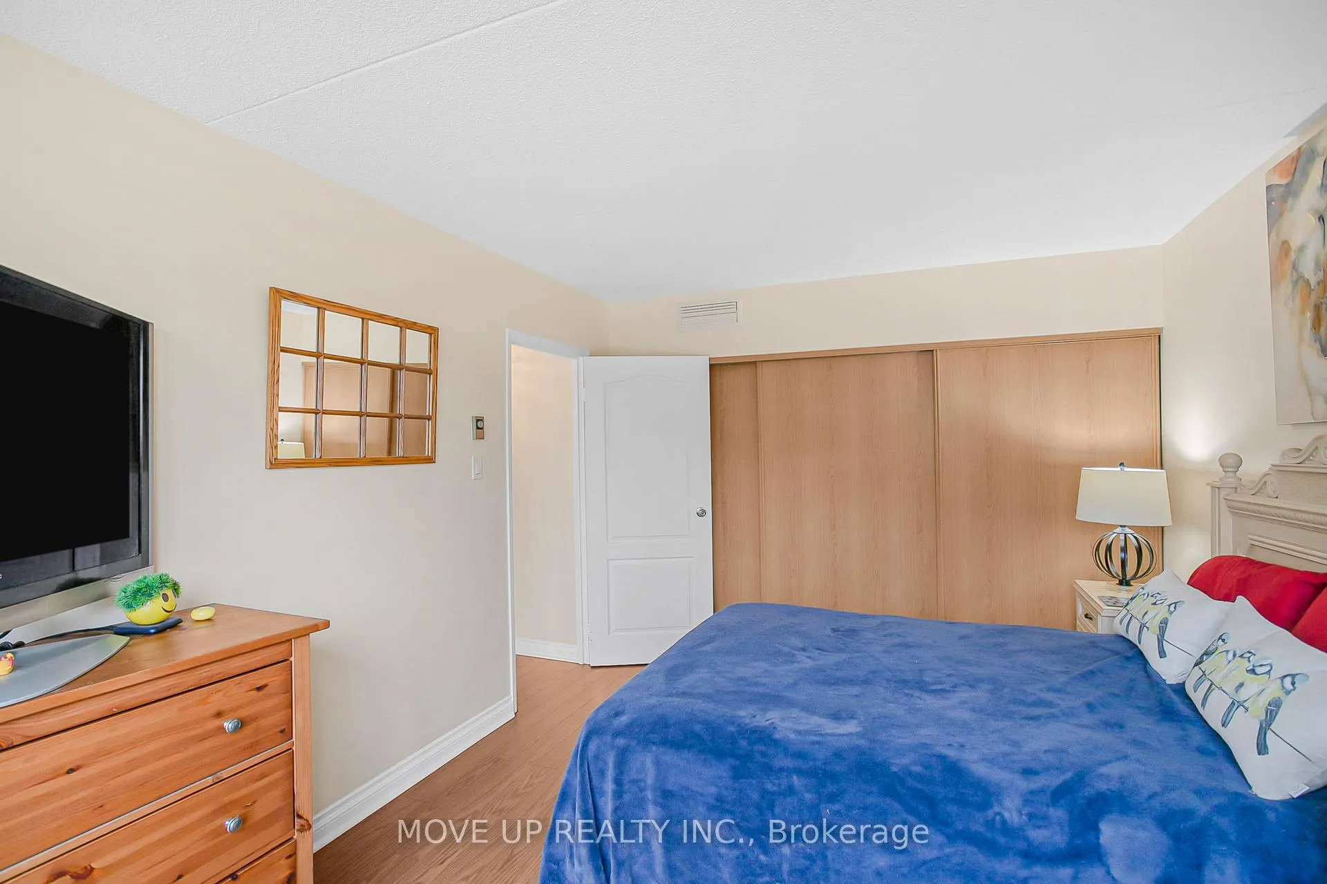 Photo 13 of Unit 203, 249 Major Mackenzie Drive E, Richmond Hill, Harding — HOMEH