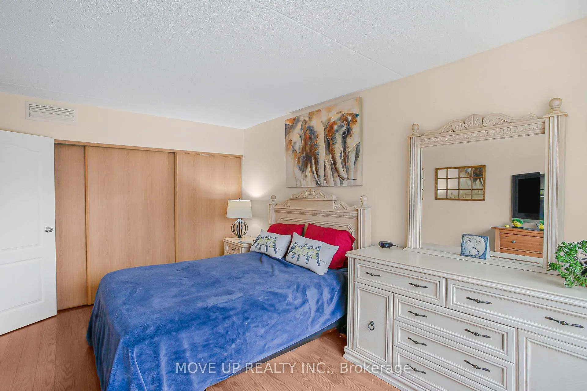 Photo 14 of Unit 203, 249 Major Mackenzie Drive E, Richmond Hill, Harding — HOMEH