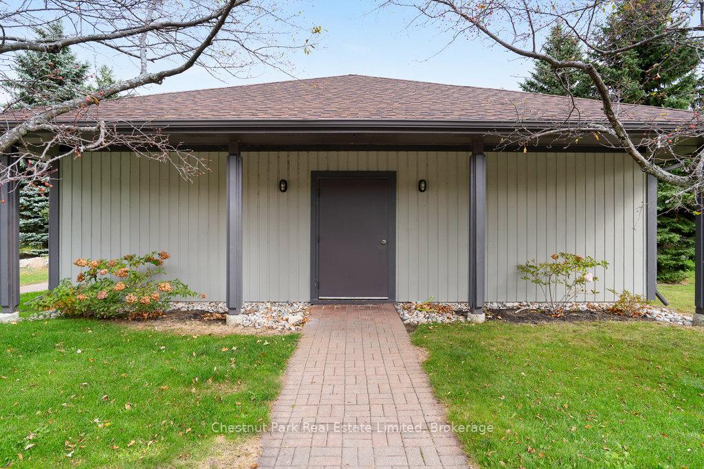 Photo 3 of 627 Johnston Park Avenue, Collingwood — HOMEH
