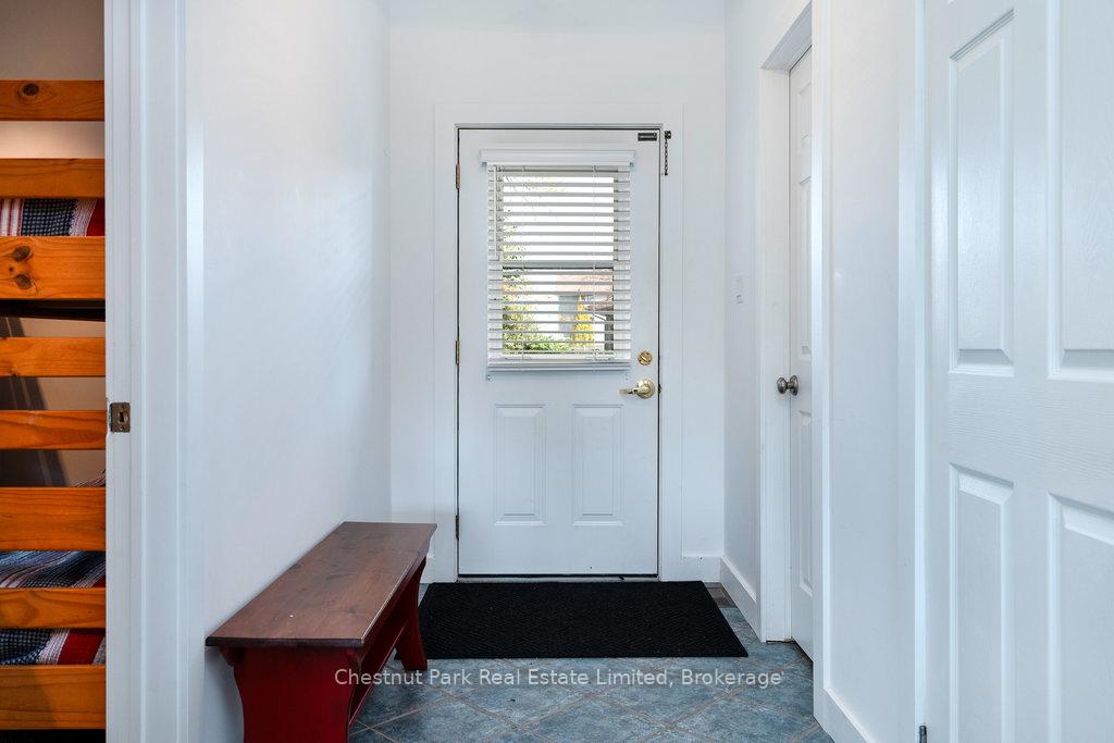 Photo 4 of 627 Johnston Park Avenue, Collingwood — HOMEH