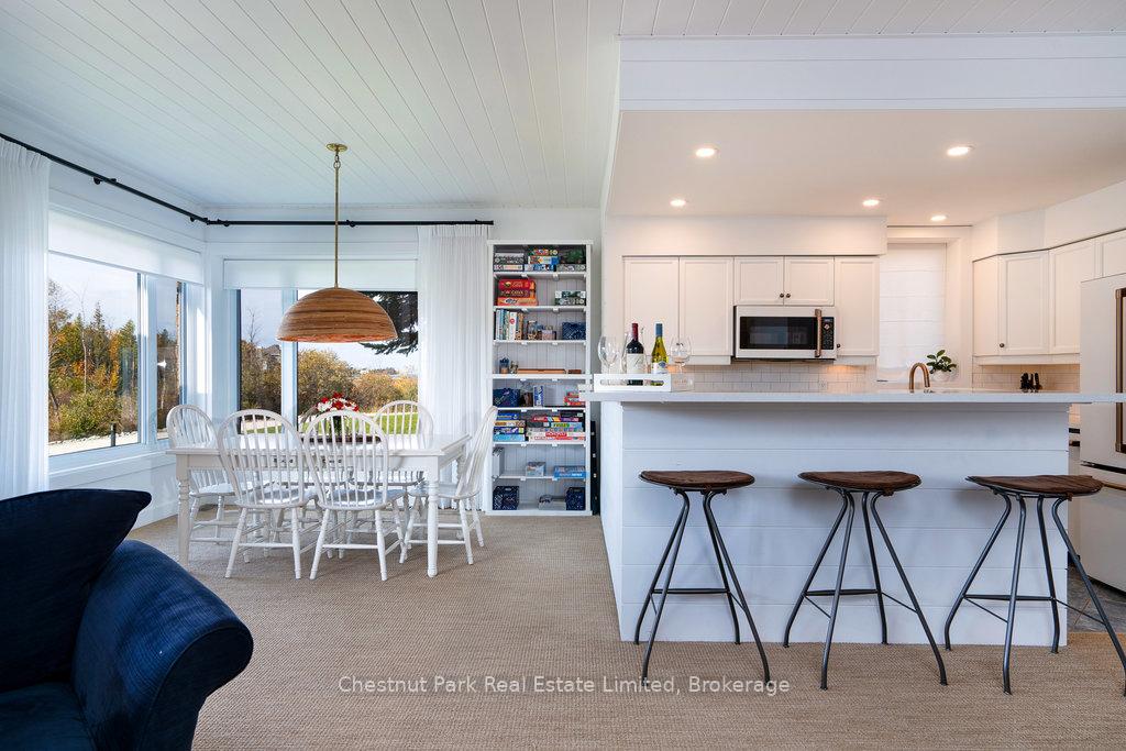 Photo 8 of 627 Johnston Park Avenue, Collingwood — HOMEH