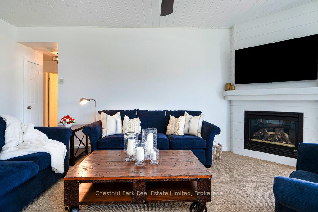 Photo 10 of 627 Johnston Park Avenue, Collingwood — HOMEH