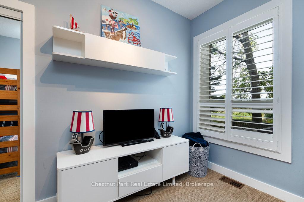 Photo 22 of 627 Johnston Park Avenue, Collingwood — HOMEH