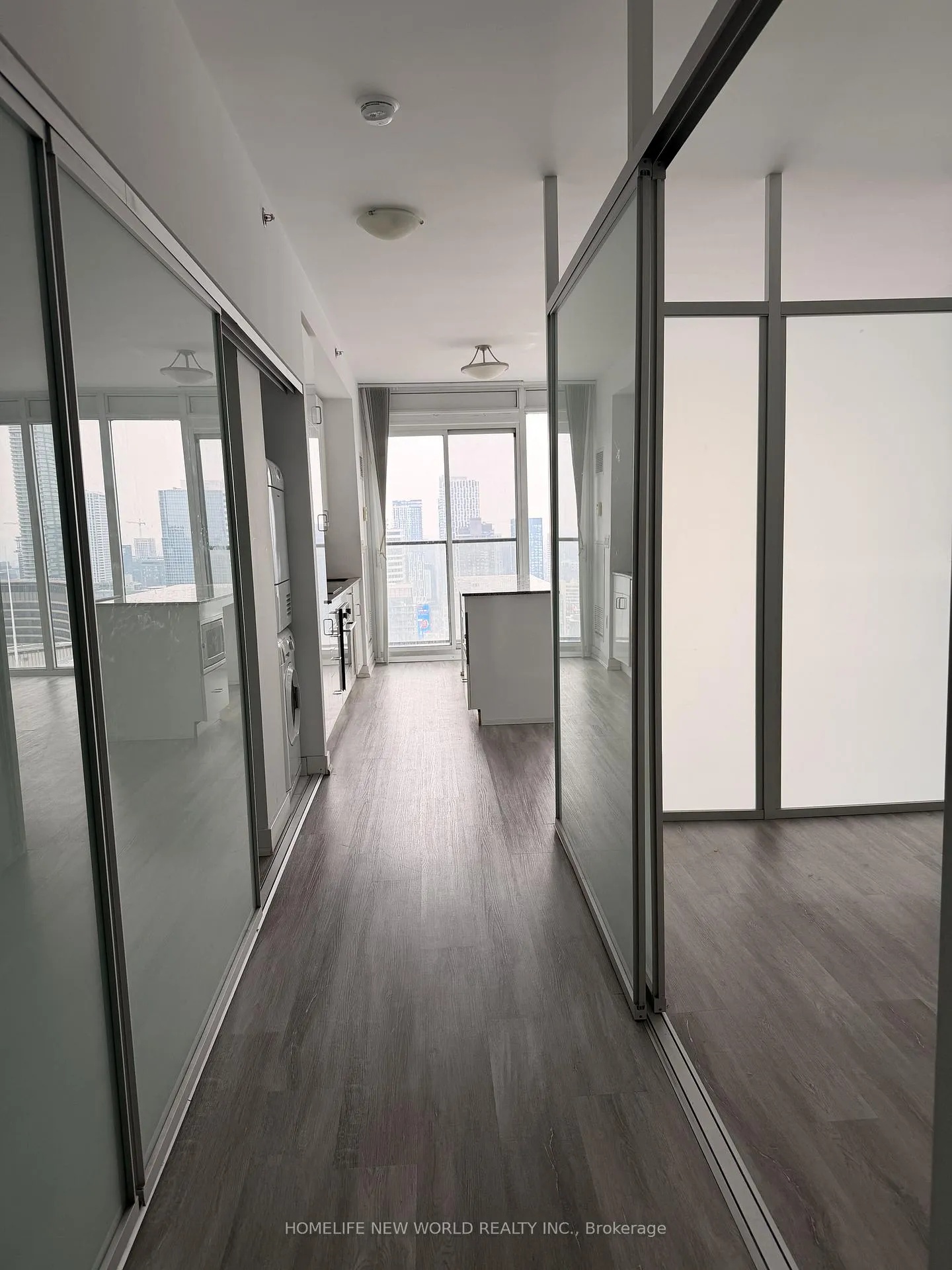 Photo 8 of Unit 3909, 426 University Avenue, Toronto, Kensington-Chinatown — HOMEH