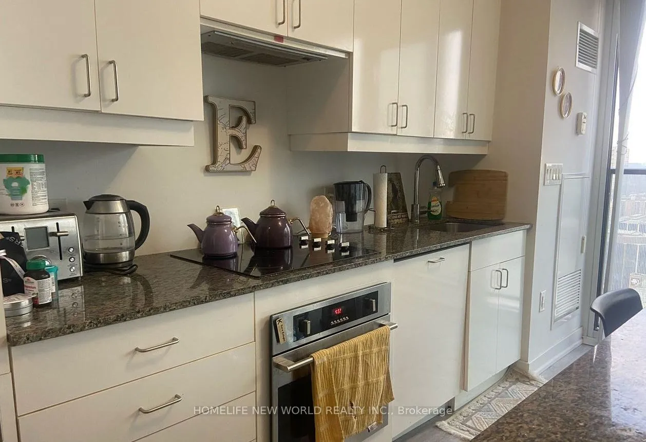 Photo 12 of Unit 3909, 426 University Avenue, Toronto, Kensington-Chinatown — HOMEH