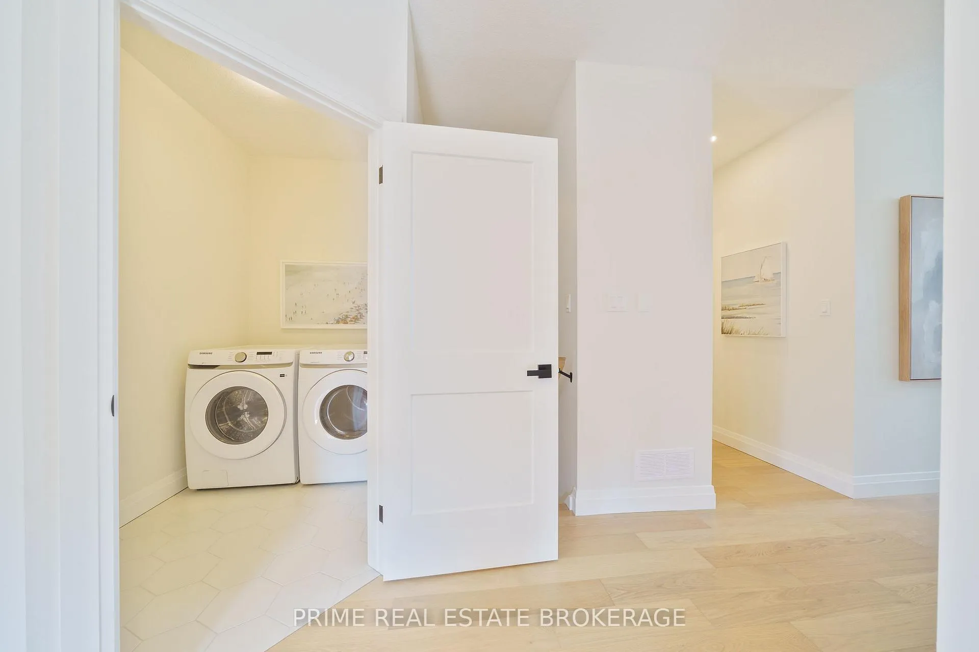 Photo 8 of Unit 44, 63 Compass Trail, Central Elgin, Rural Central Elgin — HOMEH