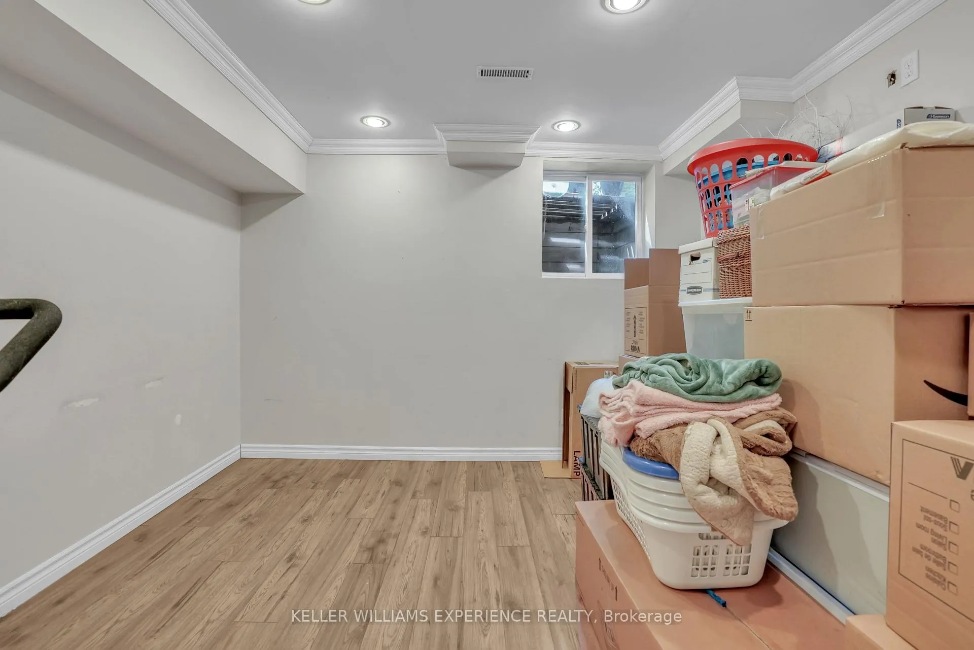 Photo 17 of 24 Lindsay Court, Barrie, Cundles East — HOMEH