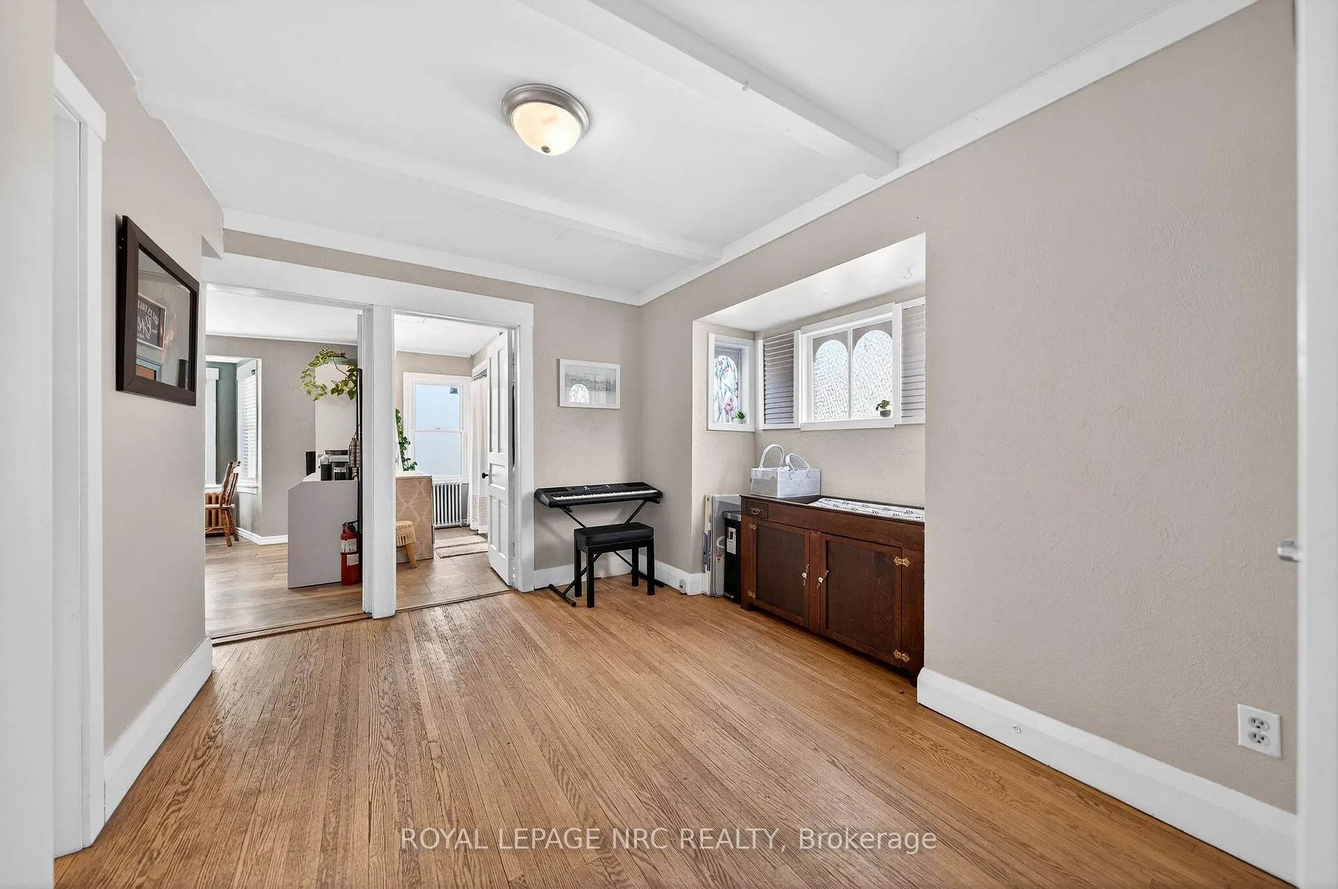 Photo 9 of 23 Pinecrest Avenue, St. Catharines, Burleigh Hill — HOMEH