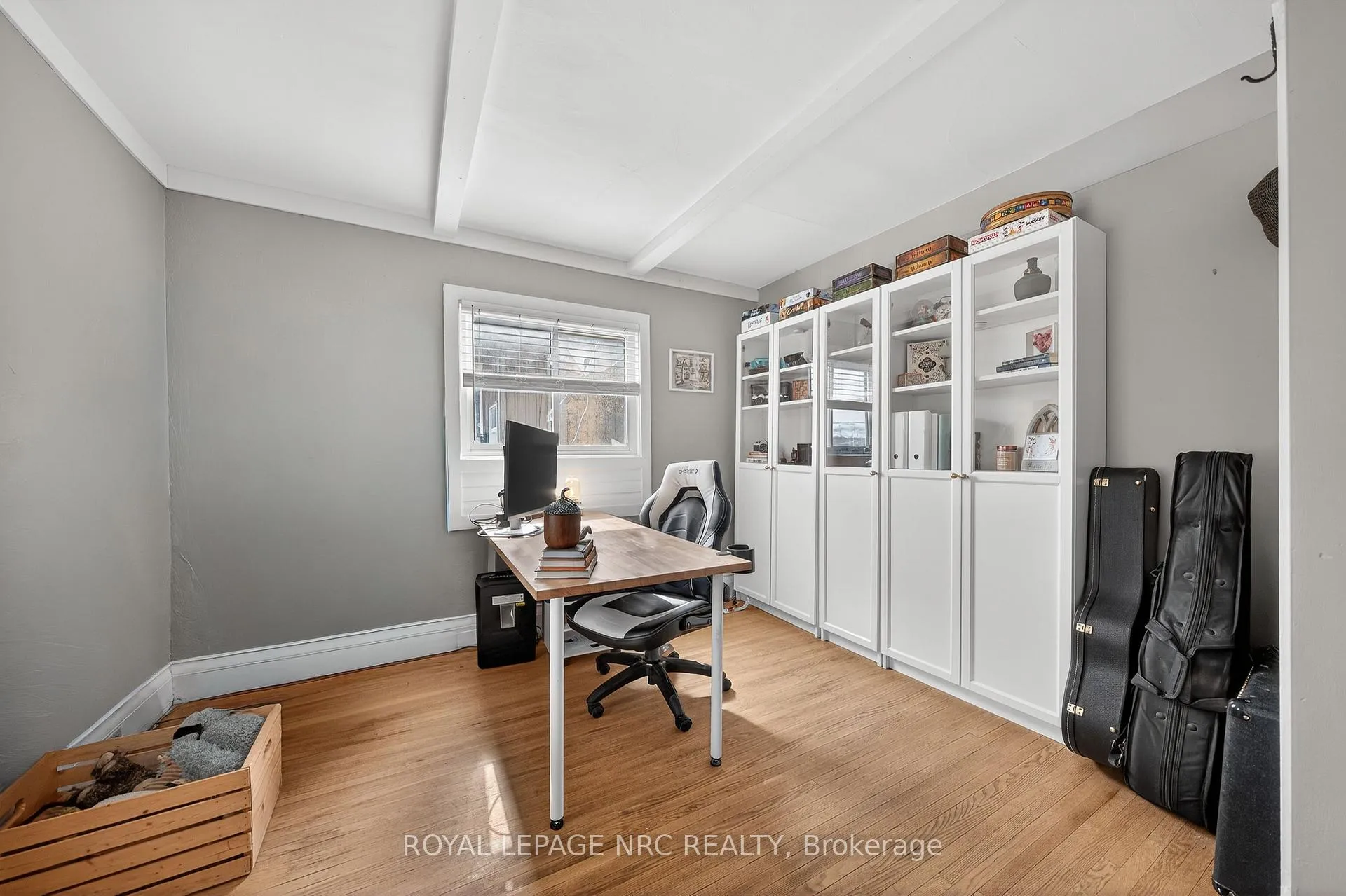 Photo 20 of 23 Pinecrest Avenue, St. Catharines, Burleigh Hill — HOMEH