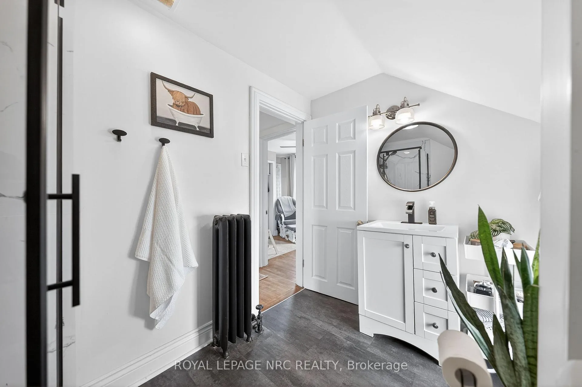 Photo 31 of 23 Pinecrest Avenue, St. Catharines, Burleigh Hill — HOMEH
