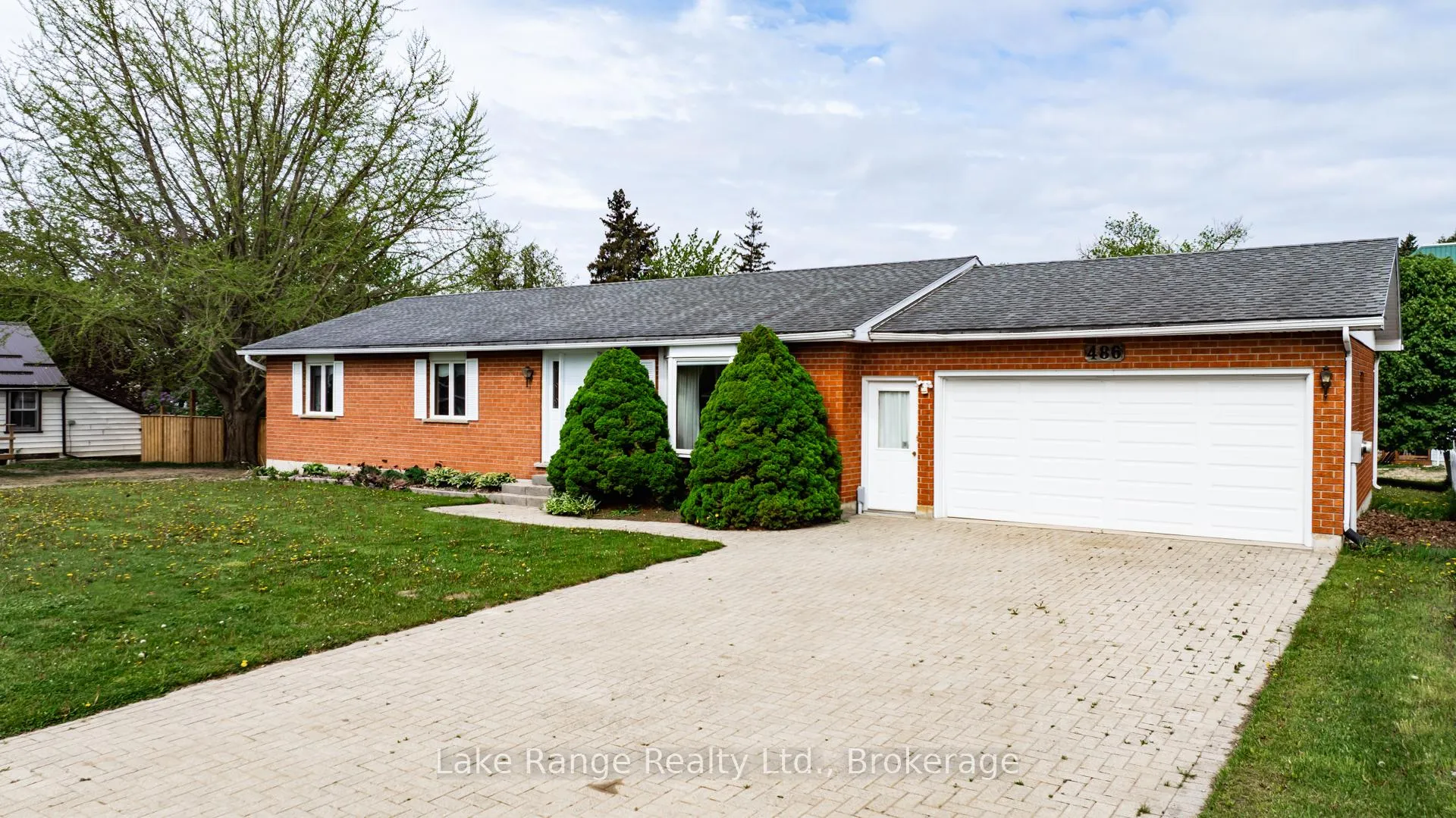 Photo 2 of 486 Havelock Street, Huron-Kinloss, Lucknow — HOMEH