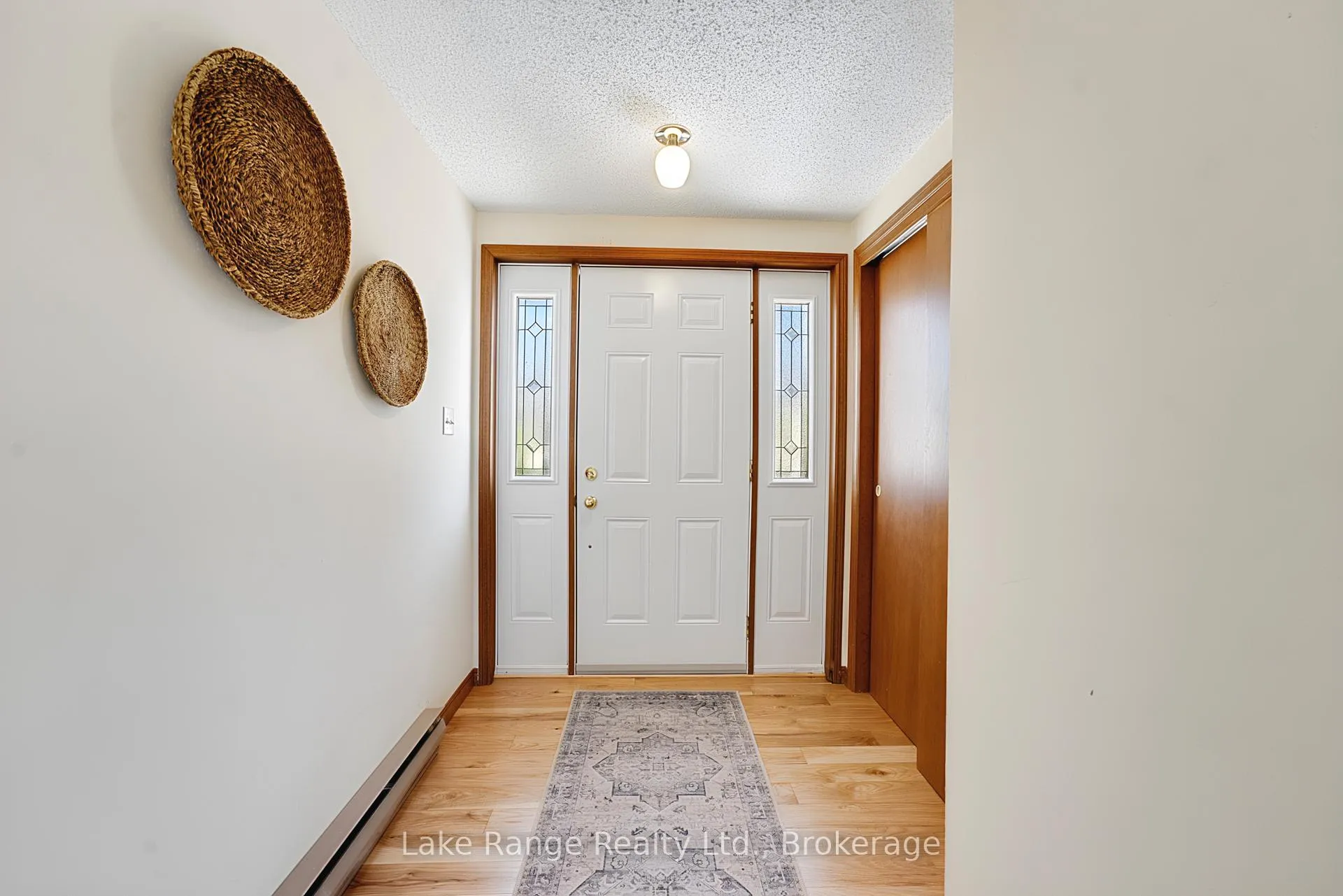Photo 3 of 486 Havelock Street, Huron-Kinloss, Lucknow — HOMEH