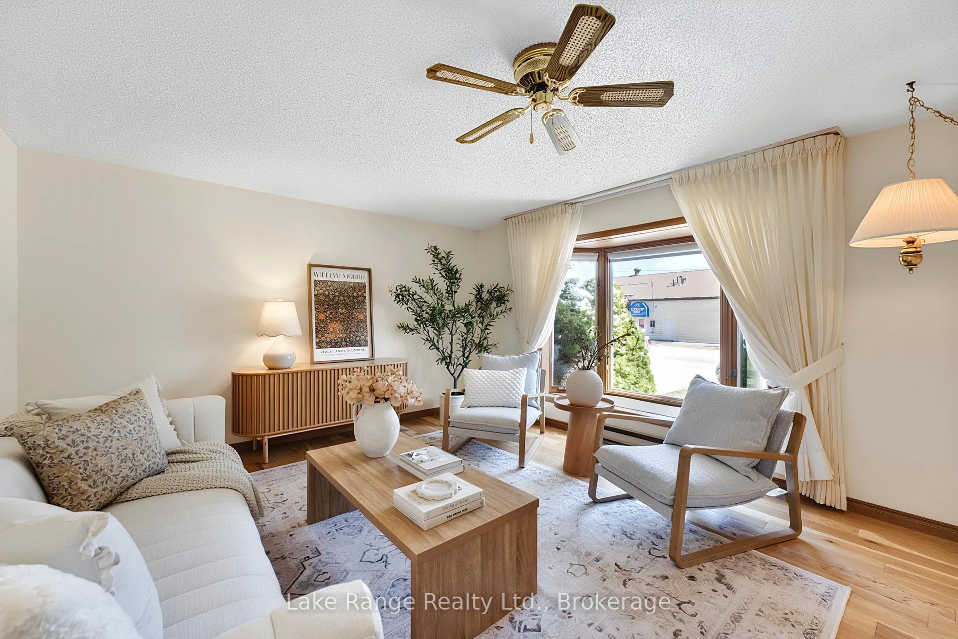 Photo 4 of 486 Havelock Street, Huron-Kinloss, Lucknow — HOMEH