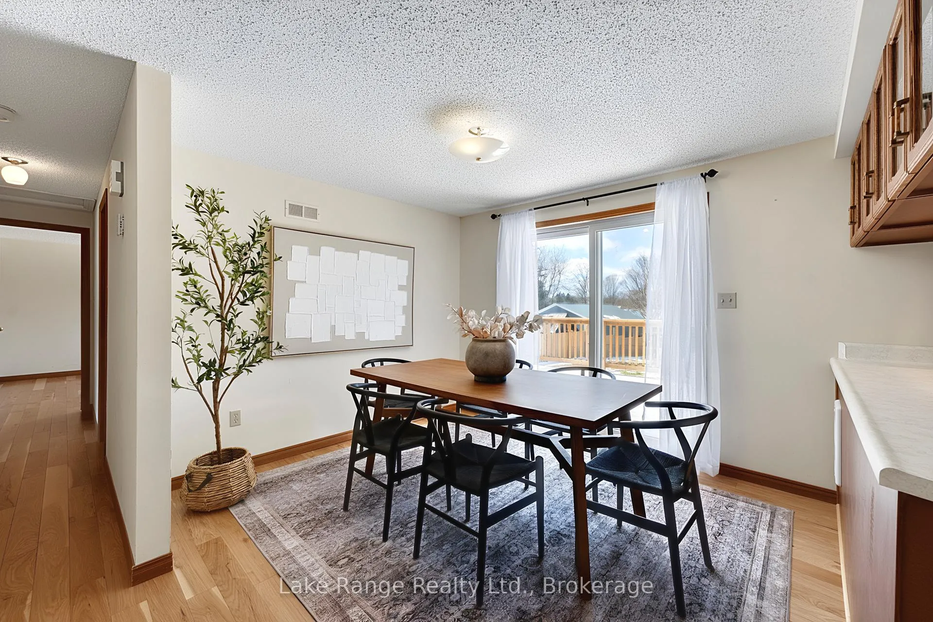 Photo 9 of 486 Havelock Street, Huron-Kinloss, Lucknow — HOMEH