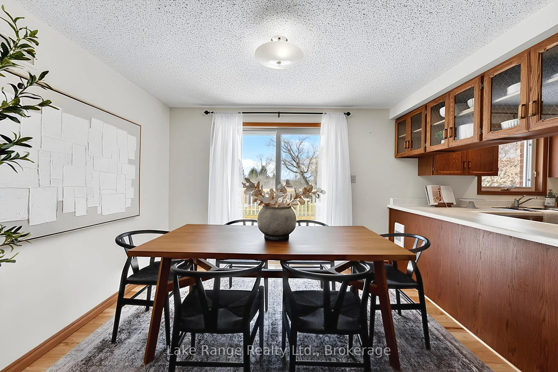 Photo 10 of 486 Havelock Street, Huron-Kinloss, Lucknow — HOMEH