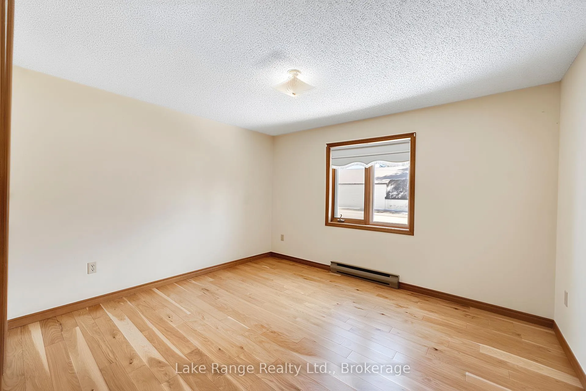 Photo 15 of 486 Havelock Street, Huron-Kinloss, Lucknow — HOMEH