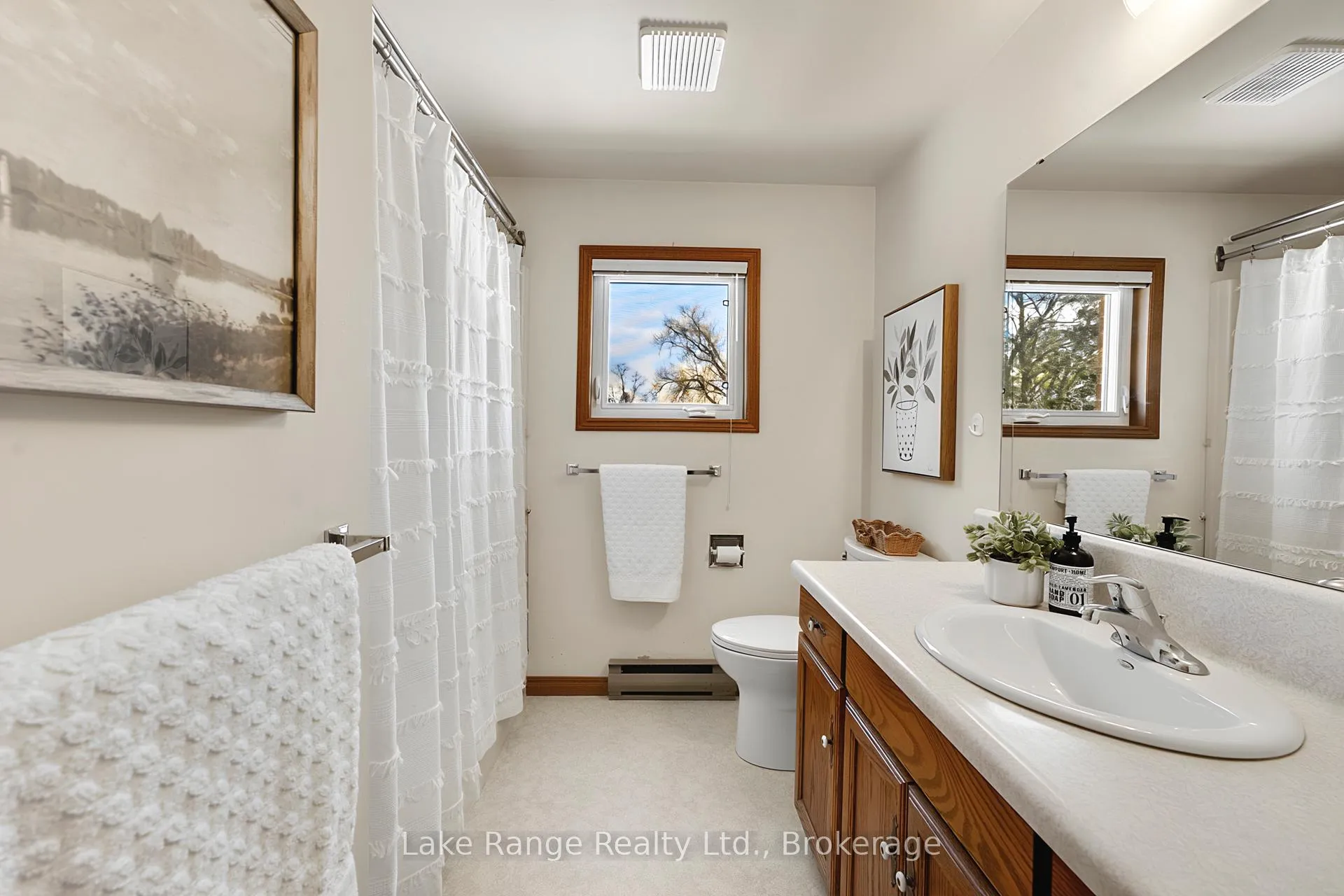 Photo 16 of 486 Havelock Street, Huron-Kinloss, Lucknow — HOMEH