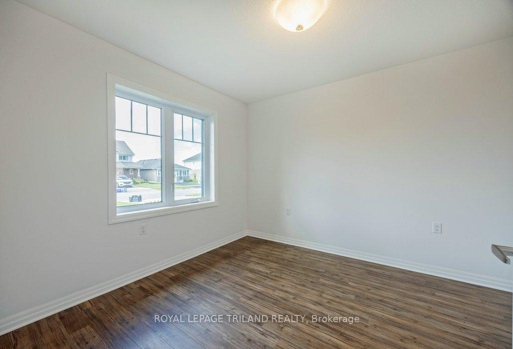 Photo 4 of 44 Foxtail Lane, St. Thomas — HOMEH