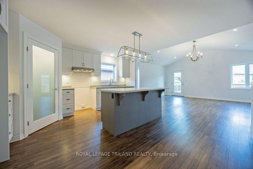Photo 7 of 44 Foxtail Lane, St. Thomas — HOMEH