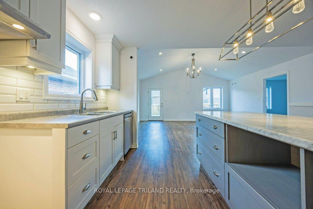 Photo 8 of 44 Foxtail Lane, St. Thomas — HOMEH