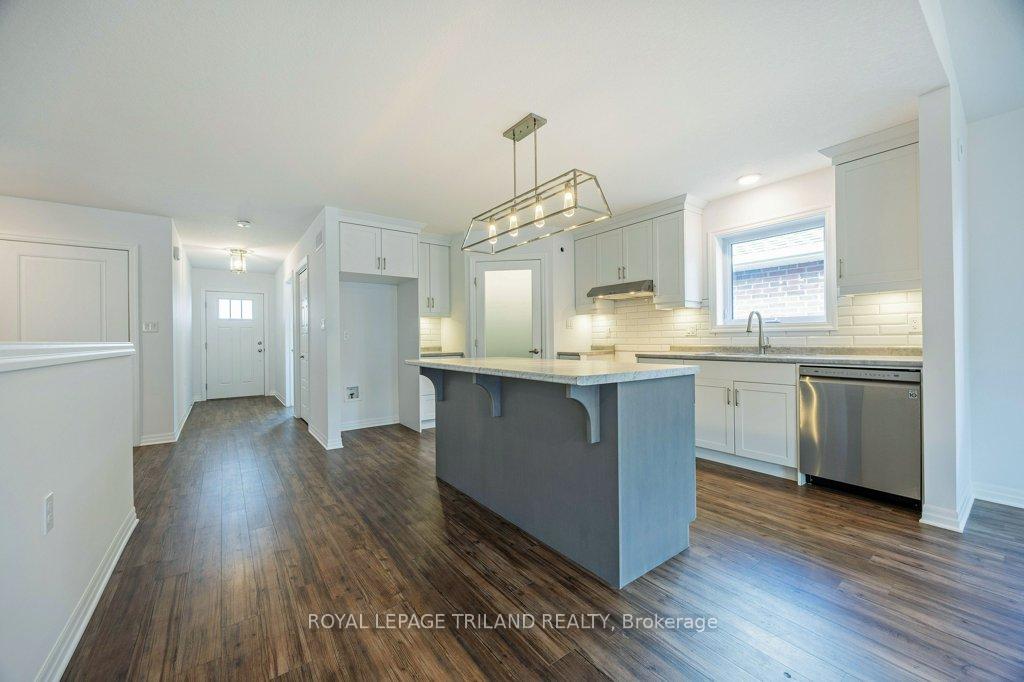 Photo 10 of 44 Foxtail Lane, St. Thomas — HOMEH