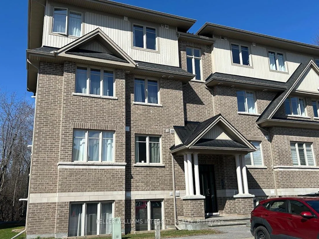 Front of Unit F, 1032 Beryl Private