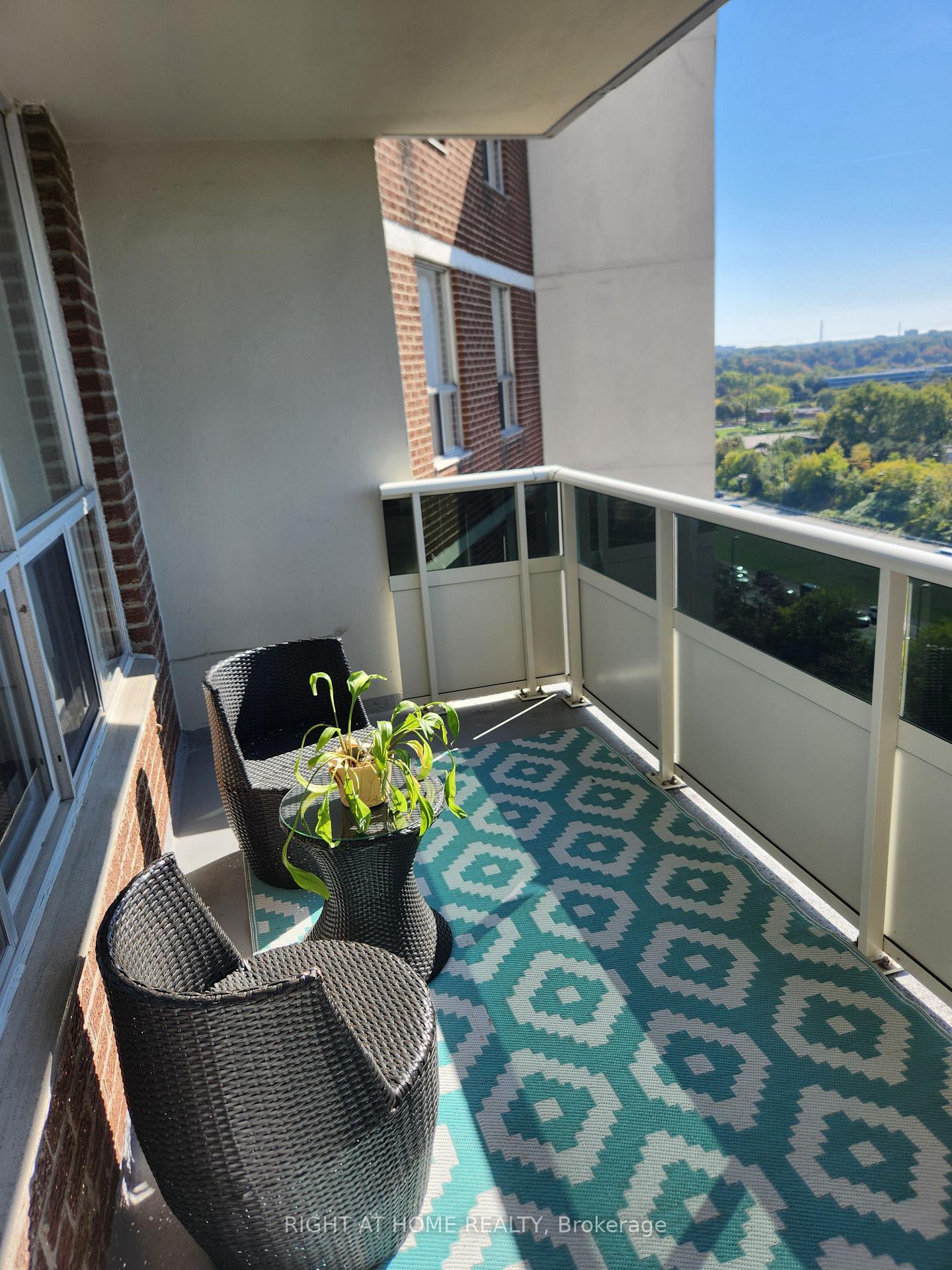 Photo 4 of Unit 1607, 5 Shady Golfway, Toronto, Flemingdon Park — HOMEH
