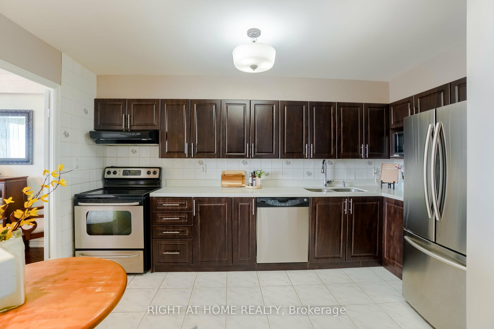 Photo 9 of Unit 1607, 5 Shady Golfway, Toronto, Flemingdon Park — HOMEH