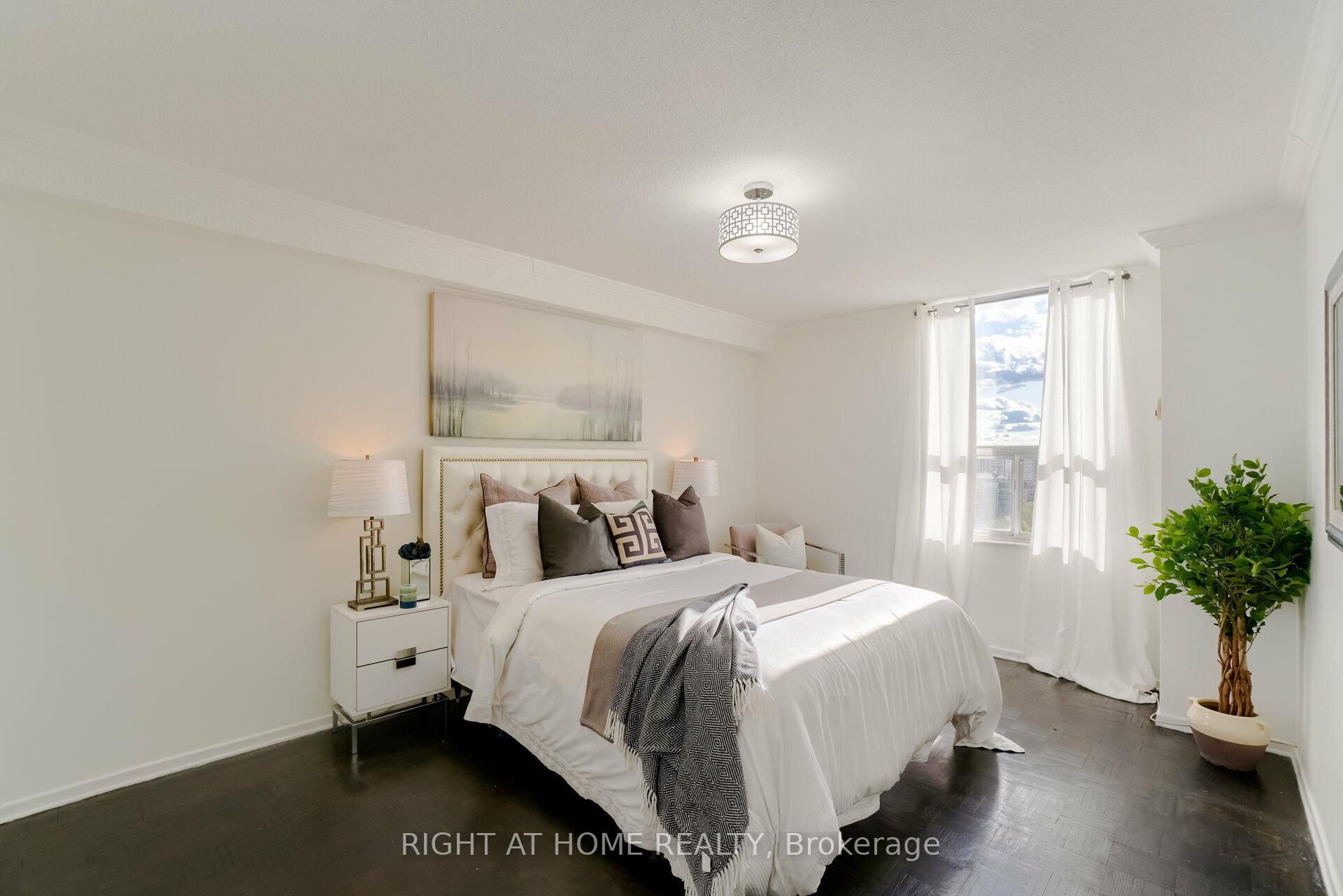 Photo 14 of Unit 1607, 5 Shady Golfway, Toronto, Flemingdon Park — HOMEH