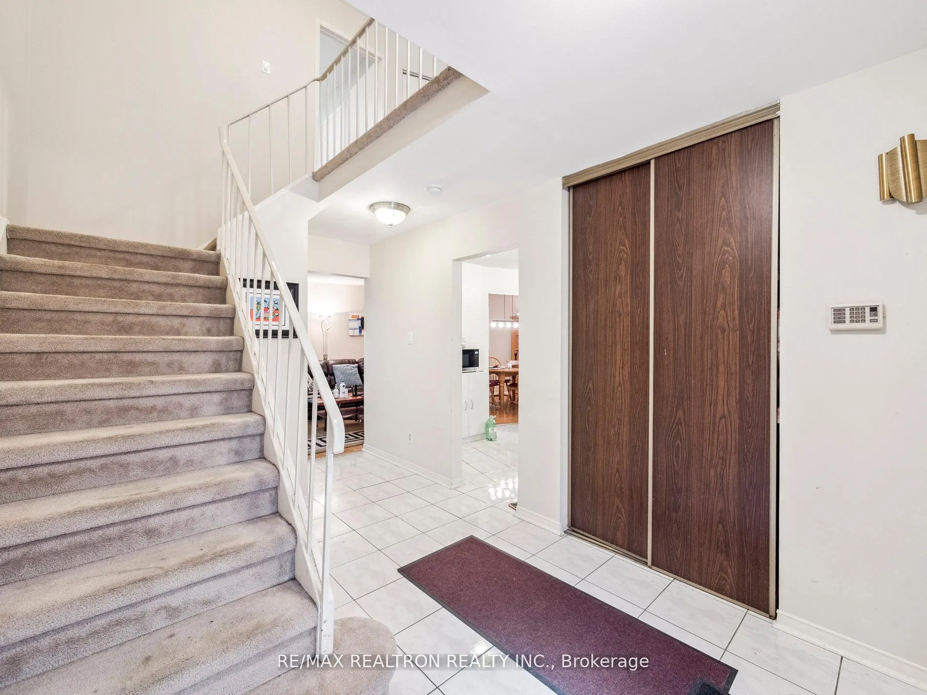 Photo 6 of 26 Gordon Way, Markham, Aileen-Willowbrook — HOMEH
