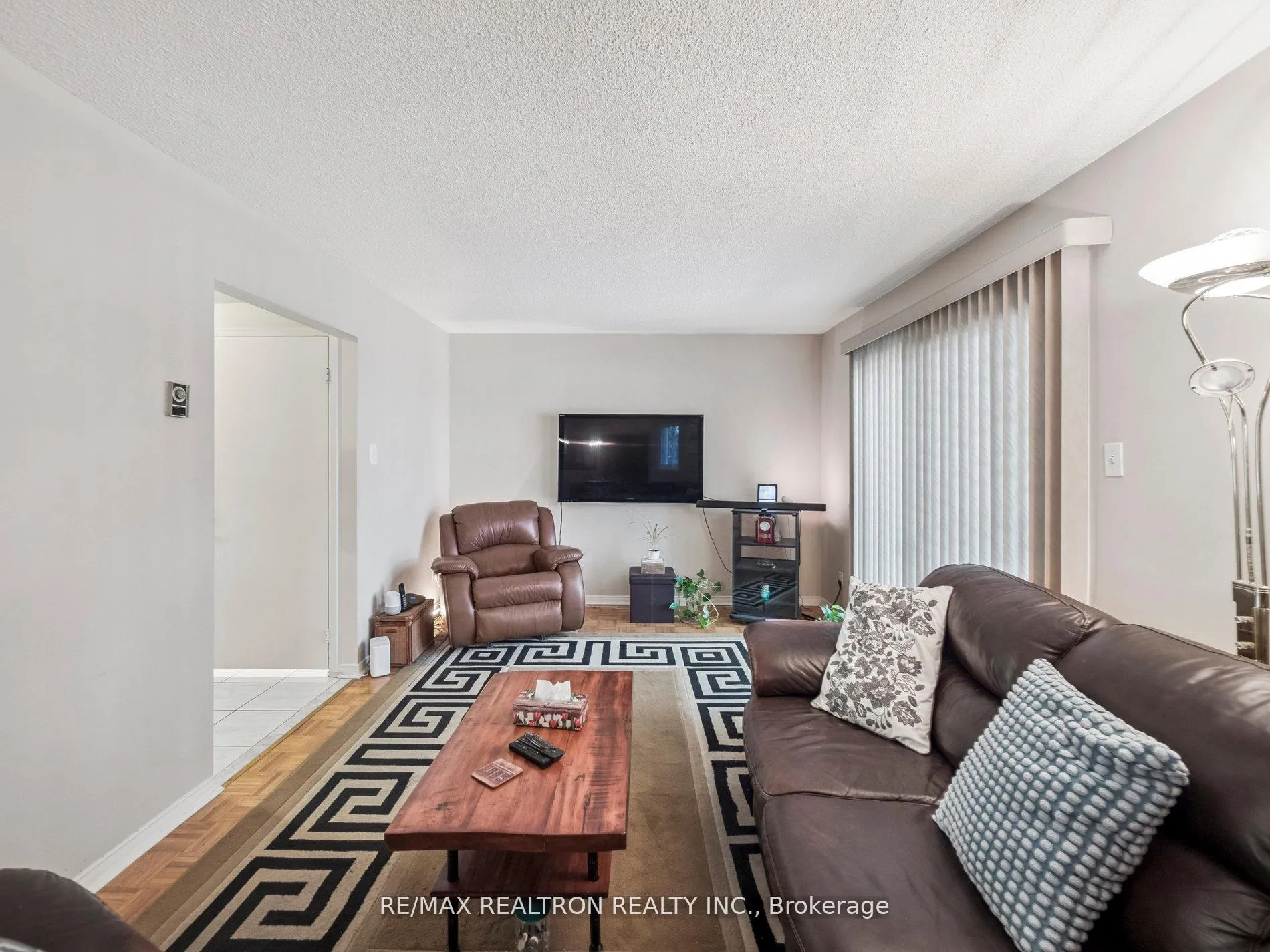 Photo 11 of 26 Gordon Way, Markham, Aileen-Willowbrook — HOMEH