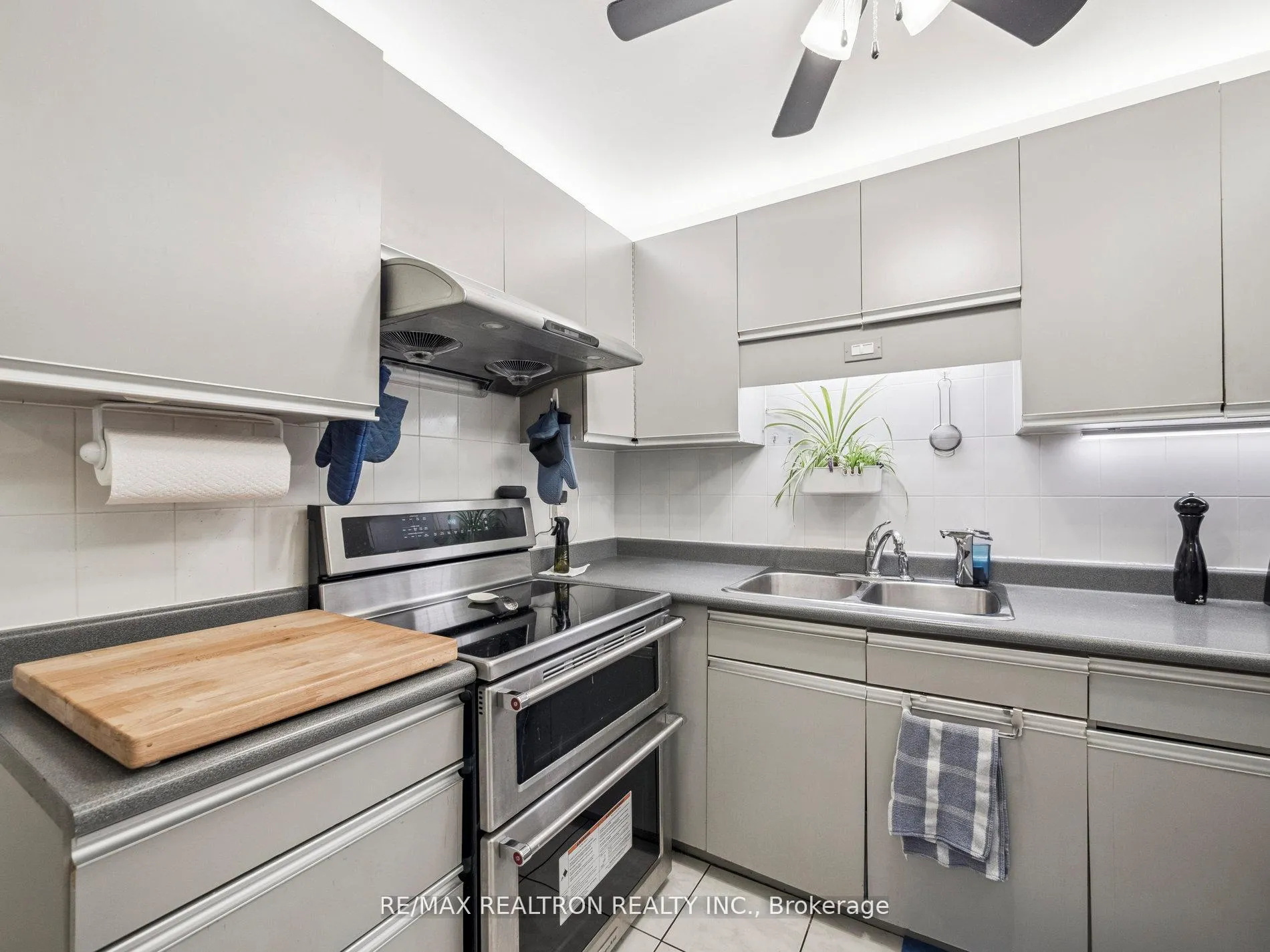 Photo 19 of 26 Gordon Way, Markham, Aileen-Willowbrook — HOMEH