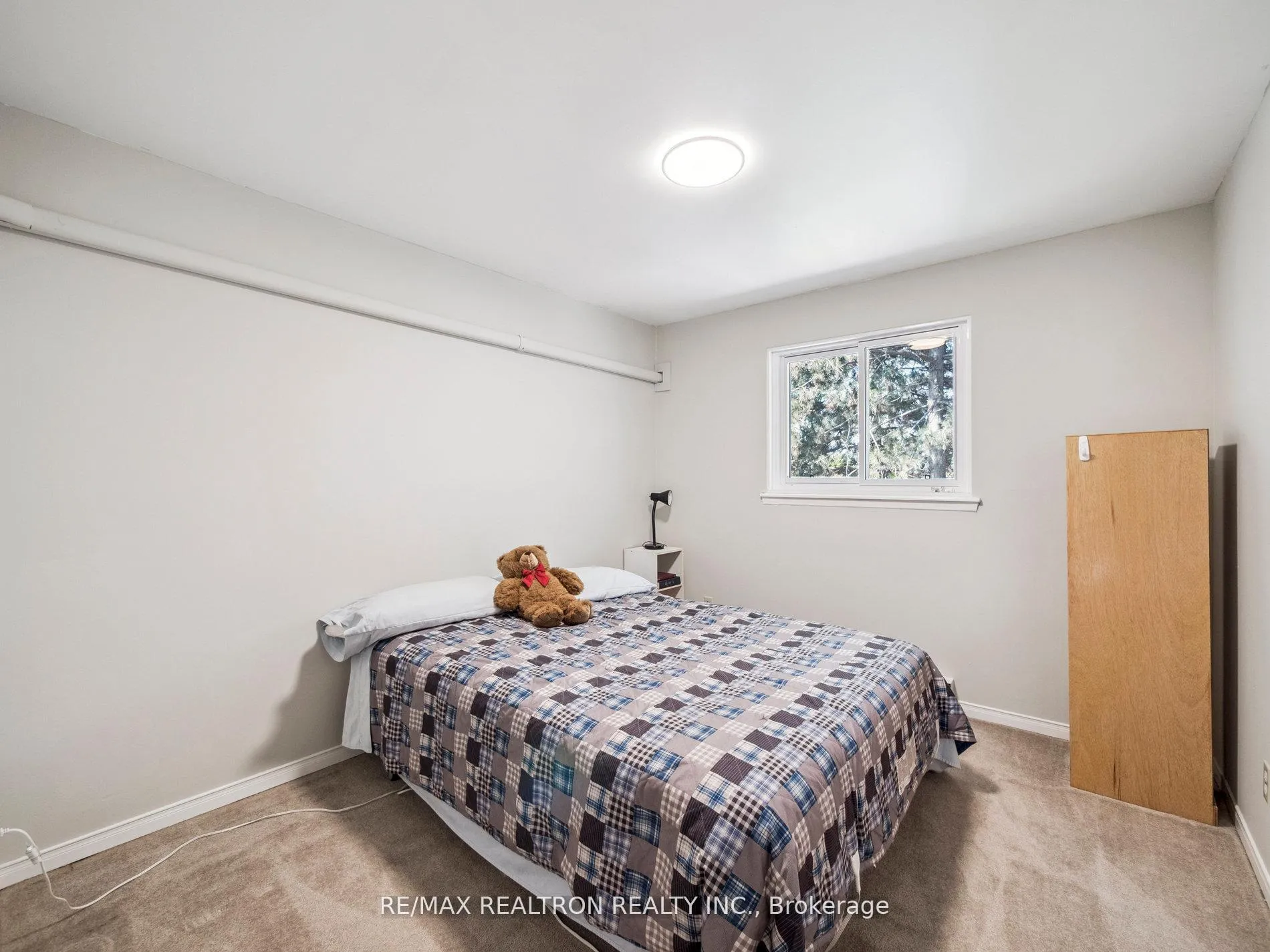 Photo 22 of 26 Gordon Way, Markham, Aileen-Willowbrook — HOMEH