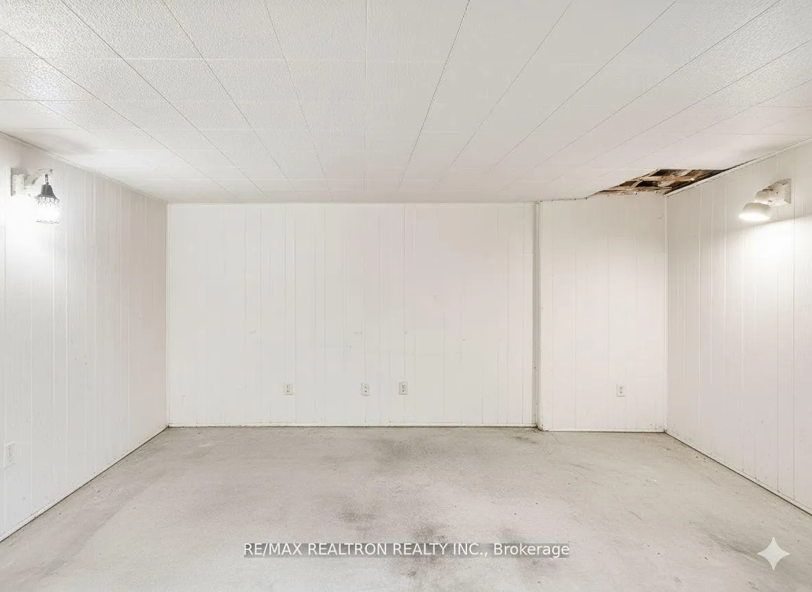 Photo 34 of 26 Gordon Way, Markham, Aileen-Willowbrook — HOMEH