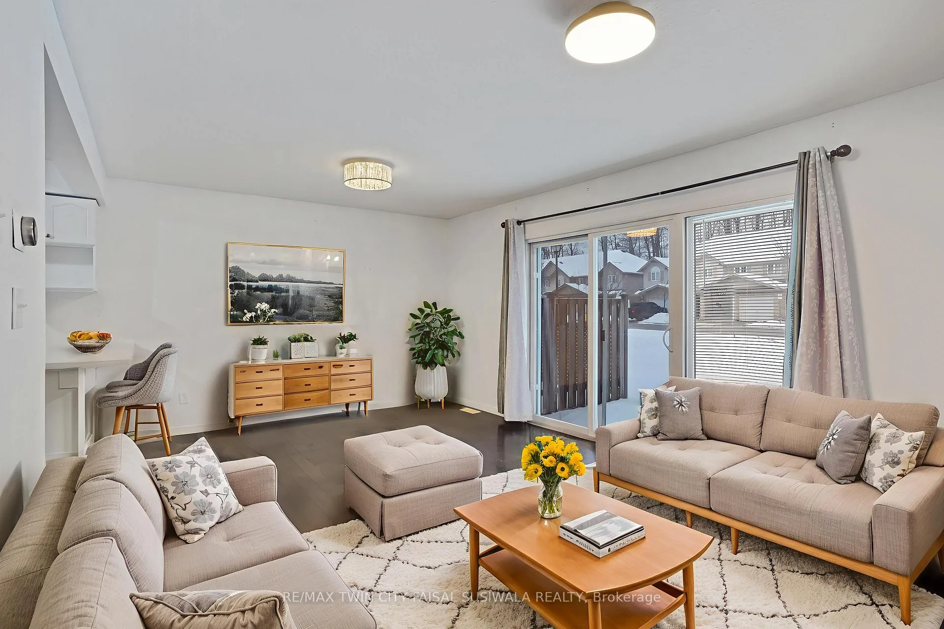 Photo 7 of 310 Fallowfield Drive, Kitchener, Country Hills East — HOMEH