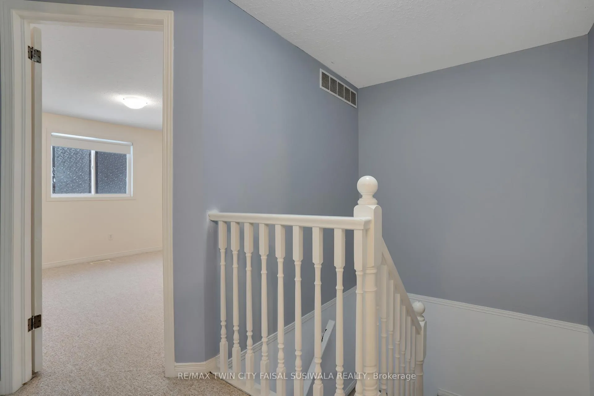 Photo 8 of 310 Fallowfield Drive, Kitchener, Country Hills East — HOMEH