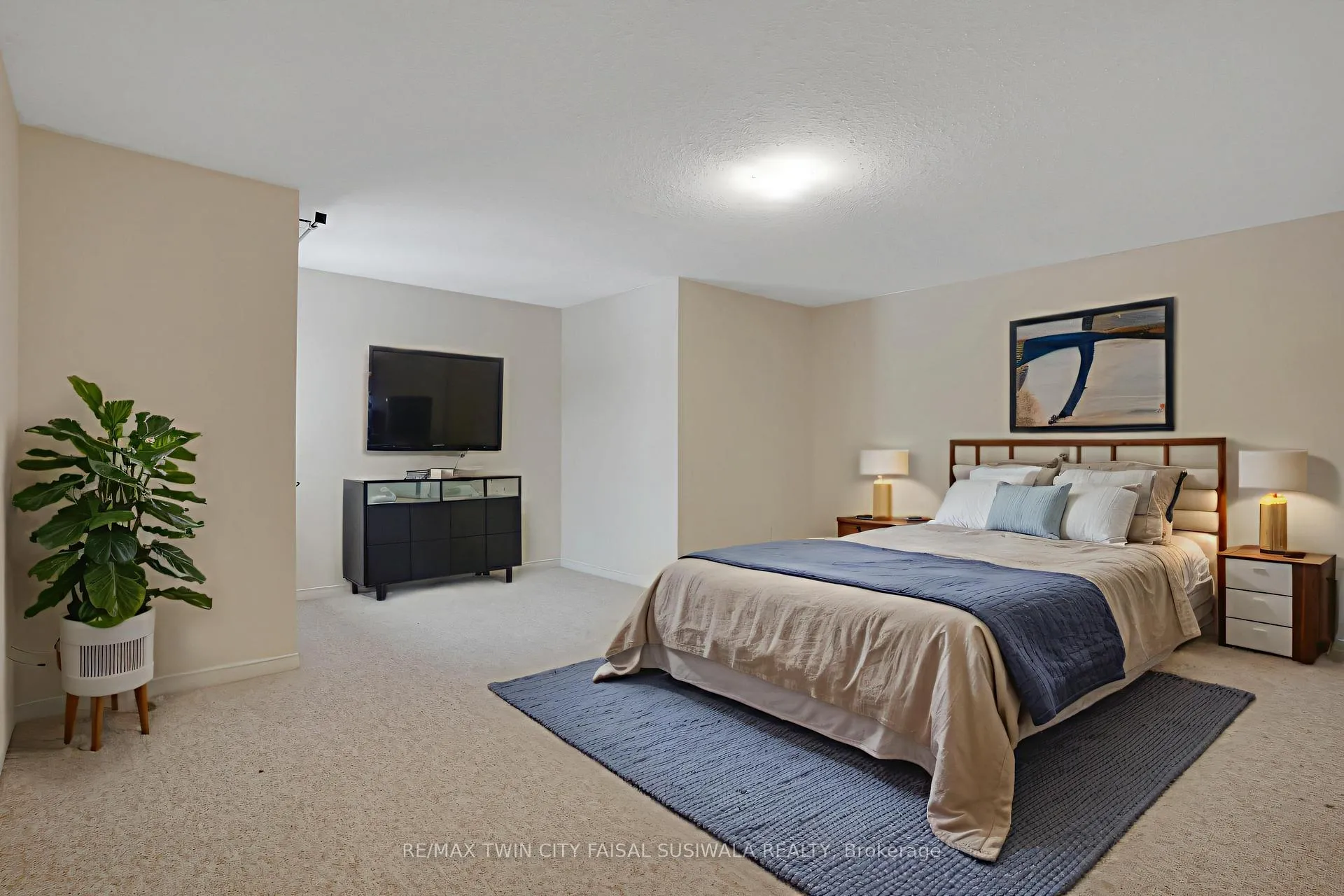 Photo 11 of 310 Fallowfield Drive, Kitchener, Country Hills East — HOMEH