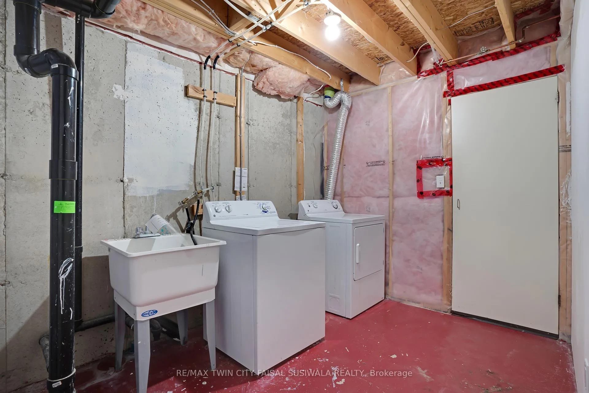 Photo 18 of 310 Fallowfield Drive, Kitchener, Country Hills East — HOMEH