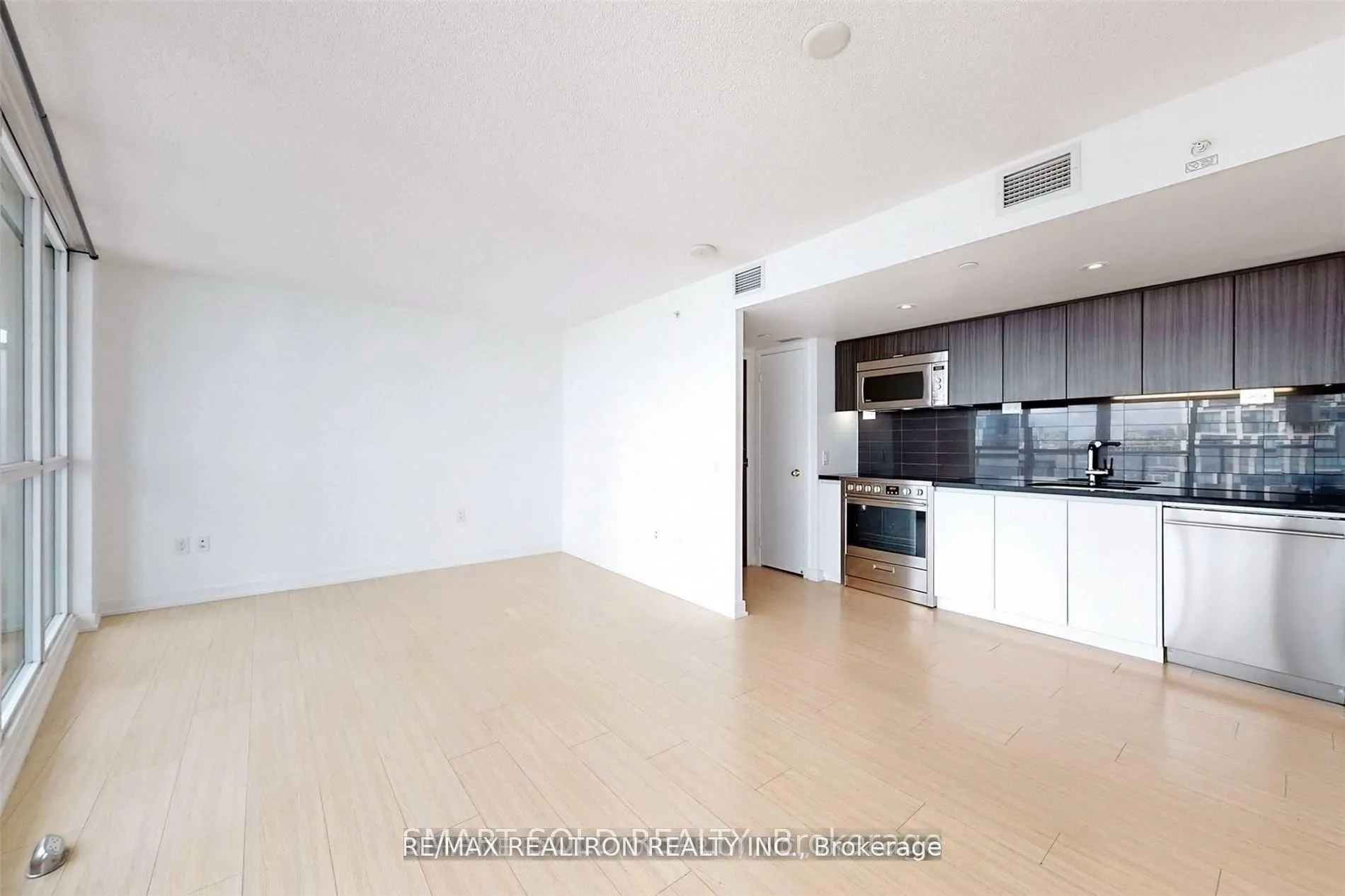 Photo 3 of Unit 2715, 75 Queens Wharf Road, Toronto, Waterfront Communities — HOMEH