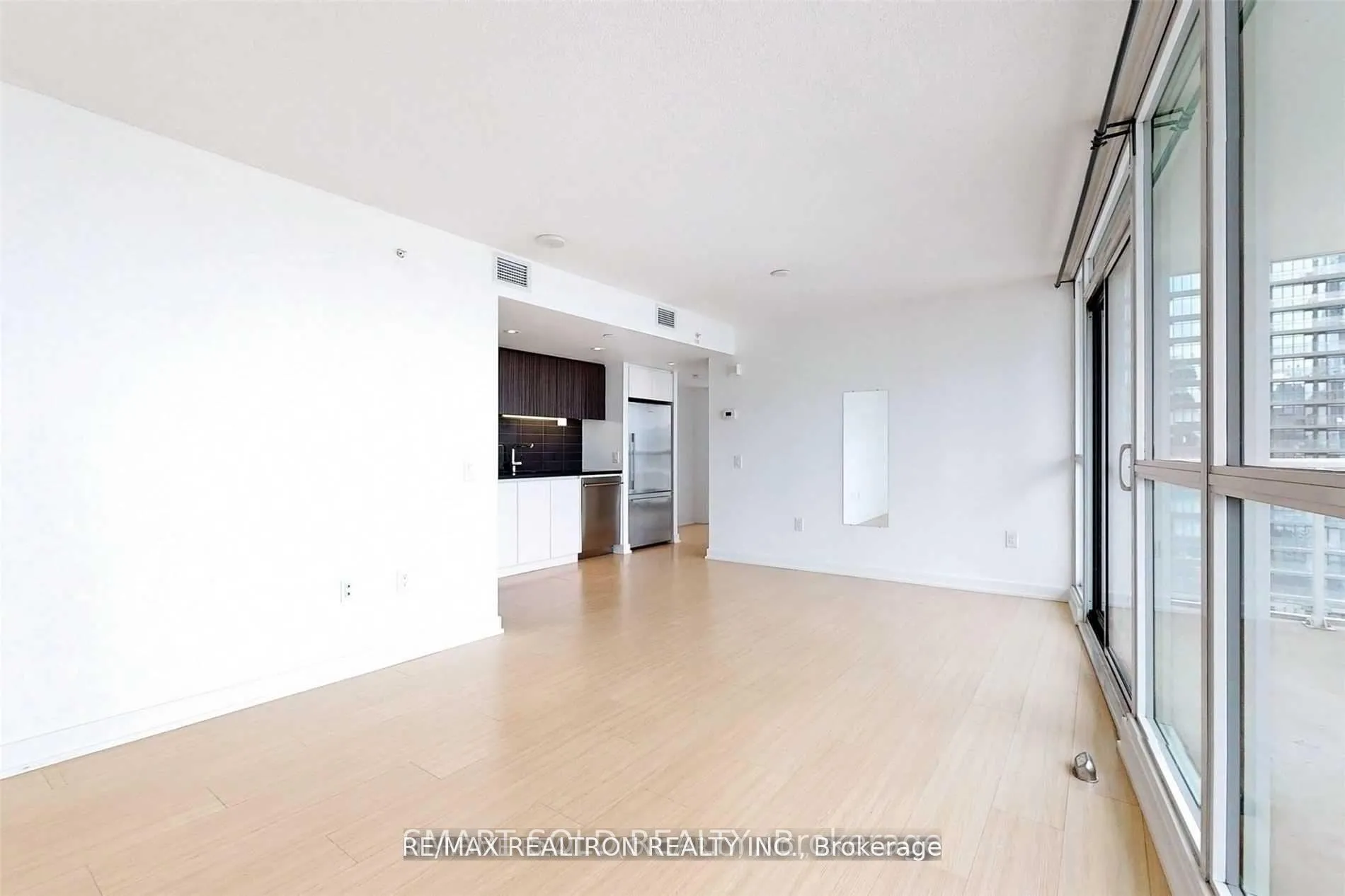 Photo 6 of Unit 2715, 75 Queens Wharf Road, Toronto, Waterfront Communities — HOMEH